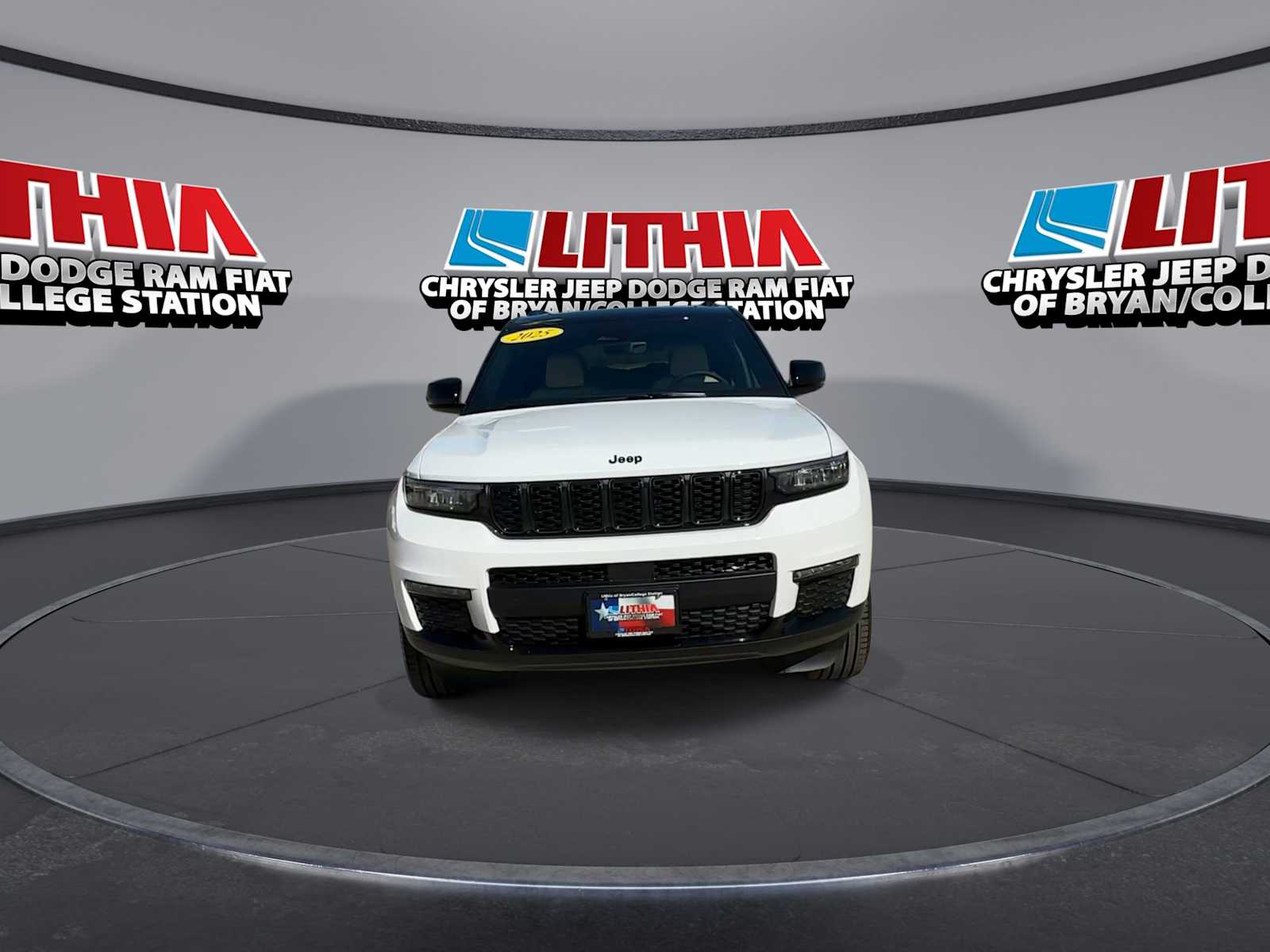 Thumbnail: 2025 Jeep Grand Cherokee - 3