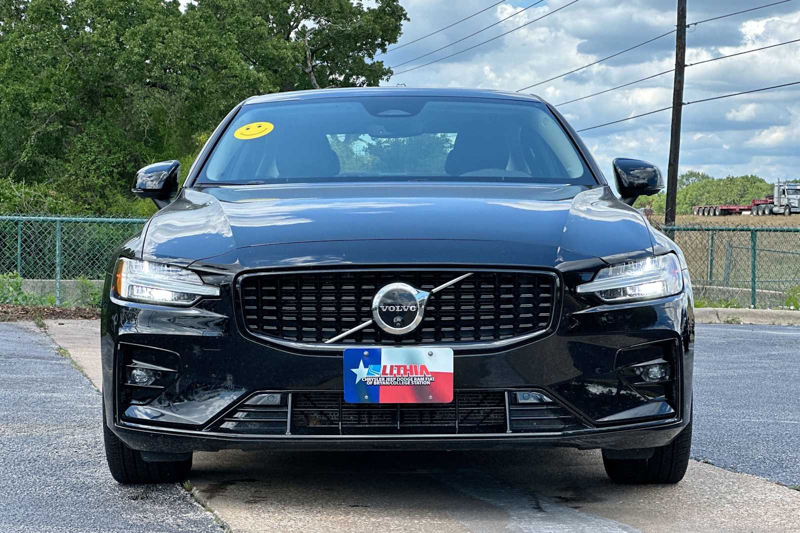 Thumbnail: 2025 Volvo S60 - 10