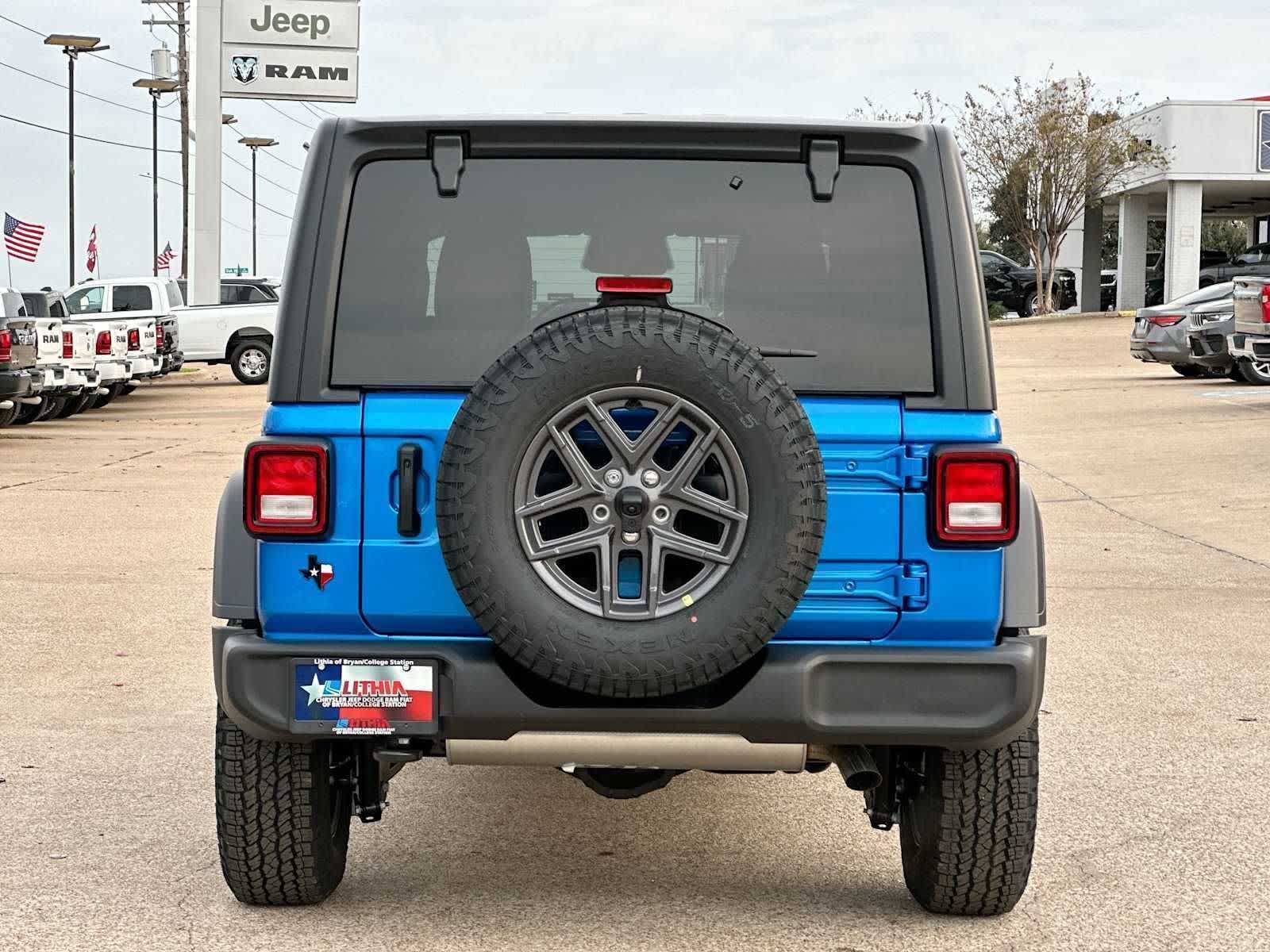 Thumbnail: 2026 Jeep Wrangler - 14