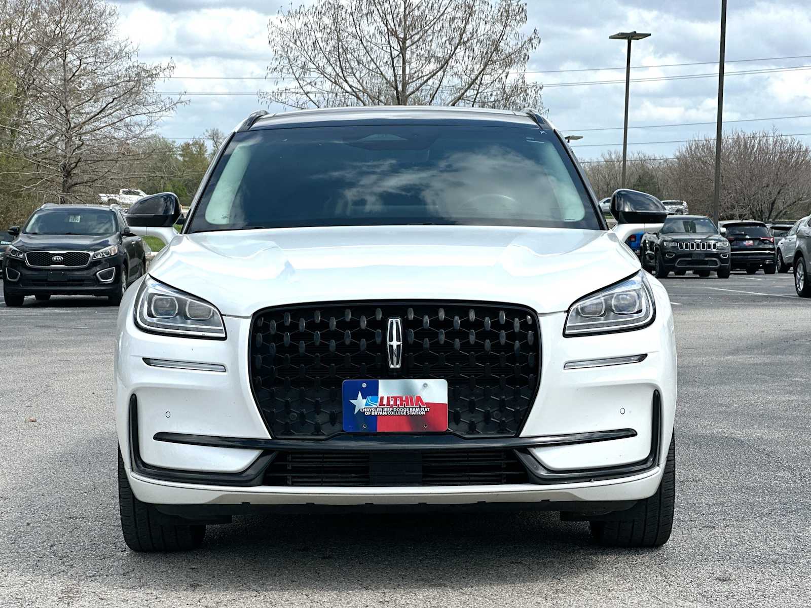 Thumbnail: 2023 Lincoln Corsair - 10