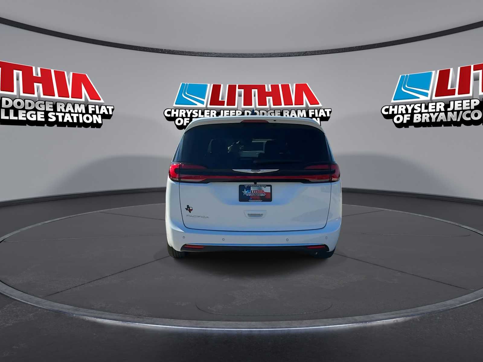 Thumbnail: 2026 Chrysler Pacifica - 7