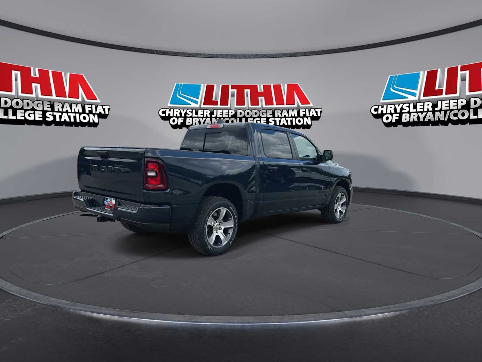 Thumbnail: 2026 RAM 1500 - 8