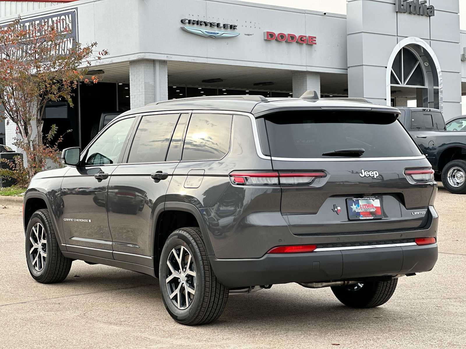 Thumbnail: 2025 Jeep Grand Cherokee - 13
