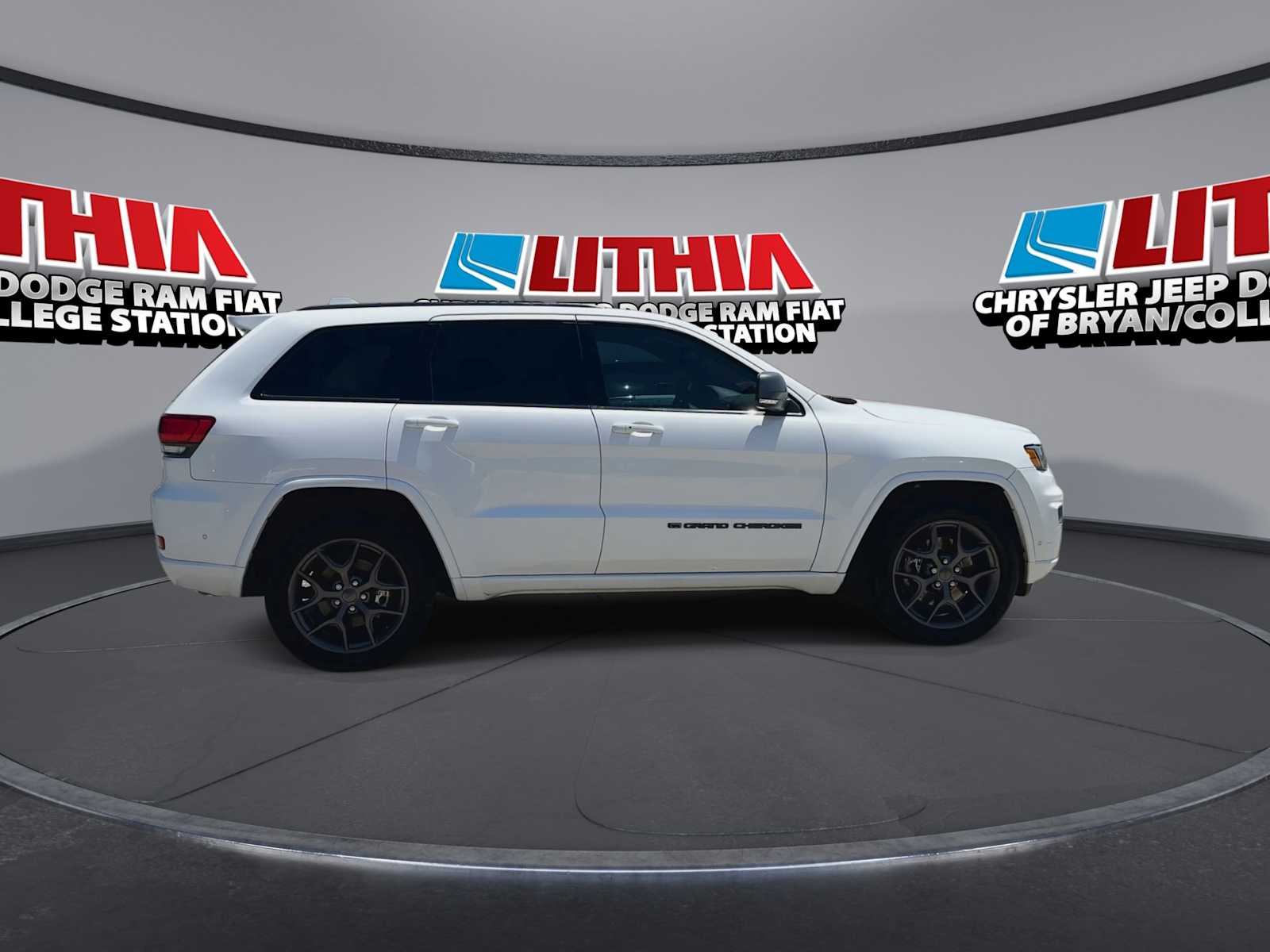 Thumbnail: 2021 Jeep Grand Cherokee - 9