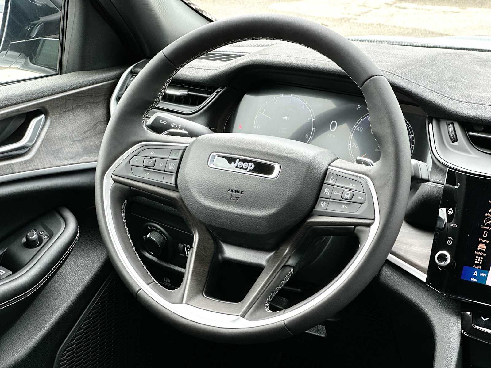 Thumbnail: 2026 Jeep Grand Cherokee - 27