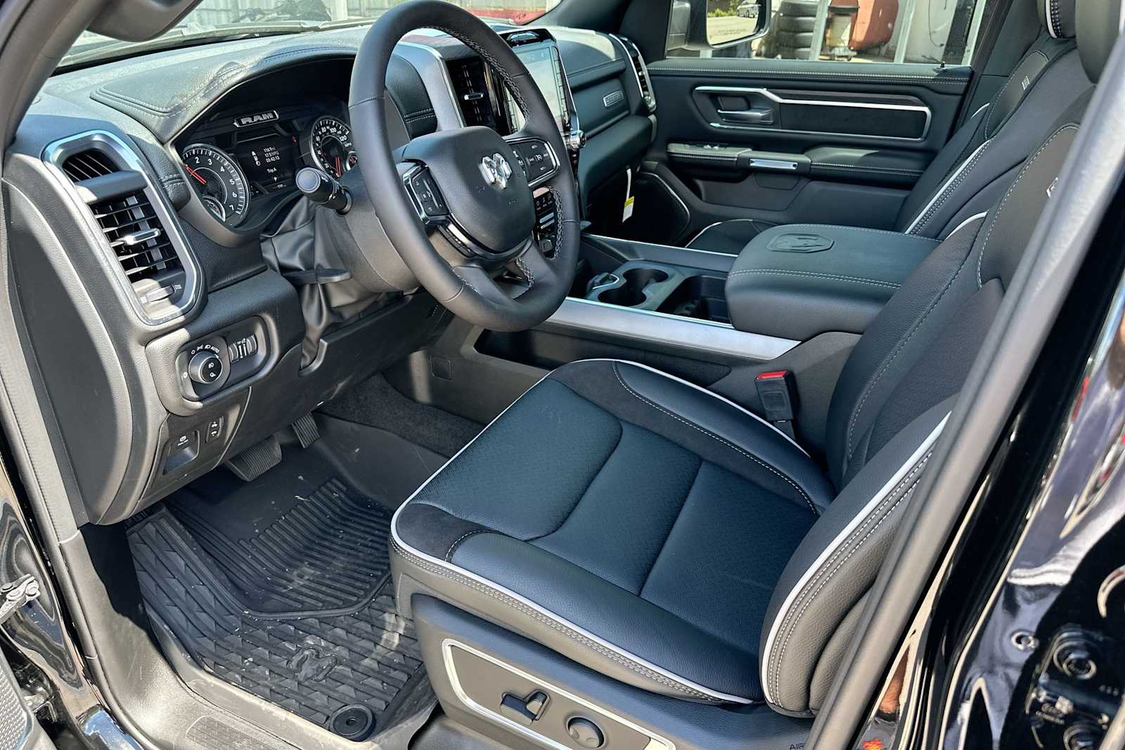 2025 RAM 1500 Laramie 18