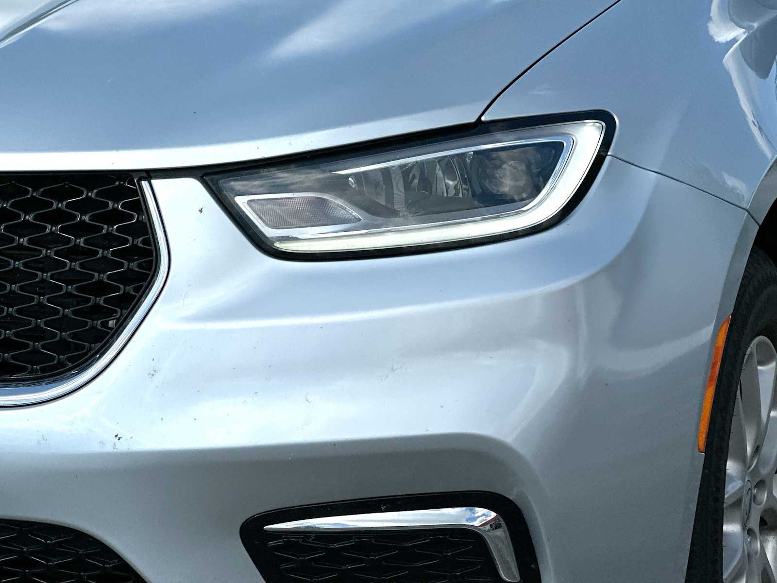 Thumbnail: 2023 Chrysler Pacifica - 16