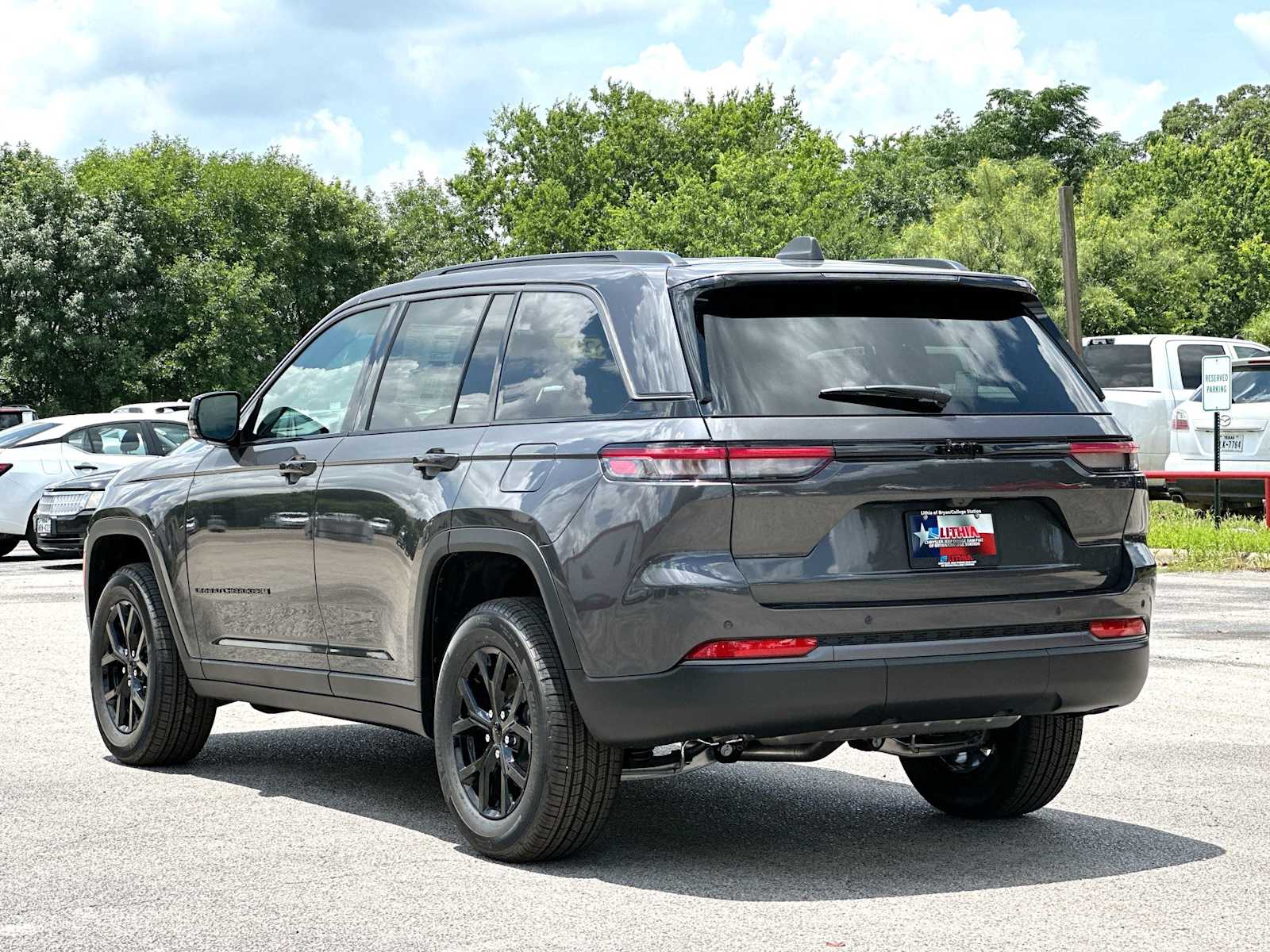 Thumbnail: 2026 Jeep Grand Cherokee - 13