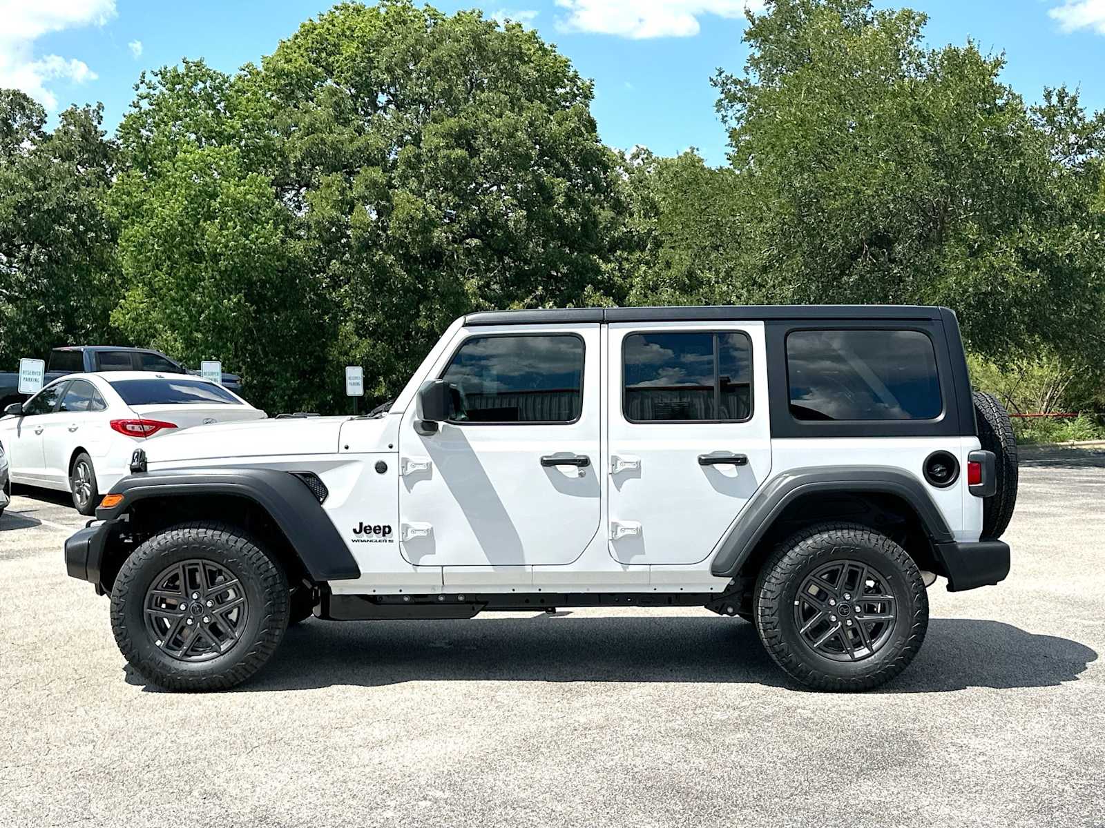 Thumbnail: 2026 Jeep Wrangler - 12