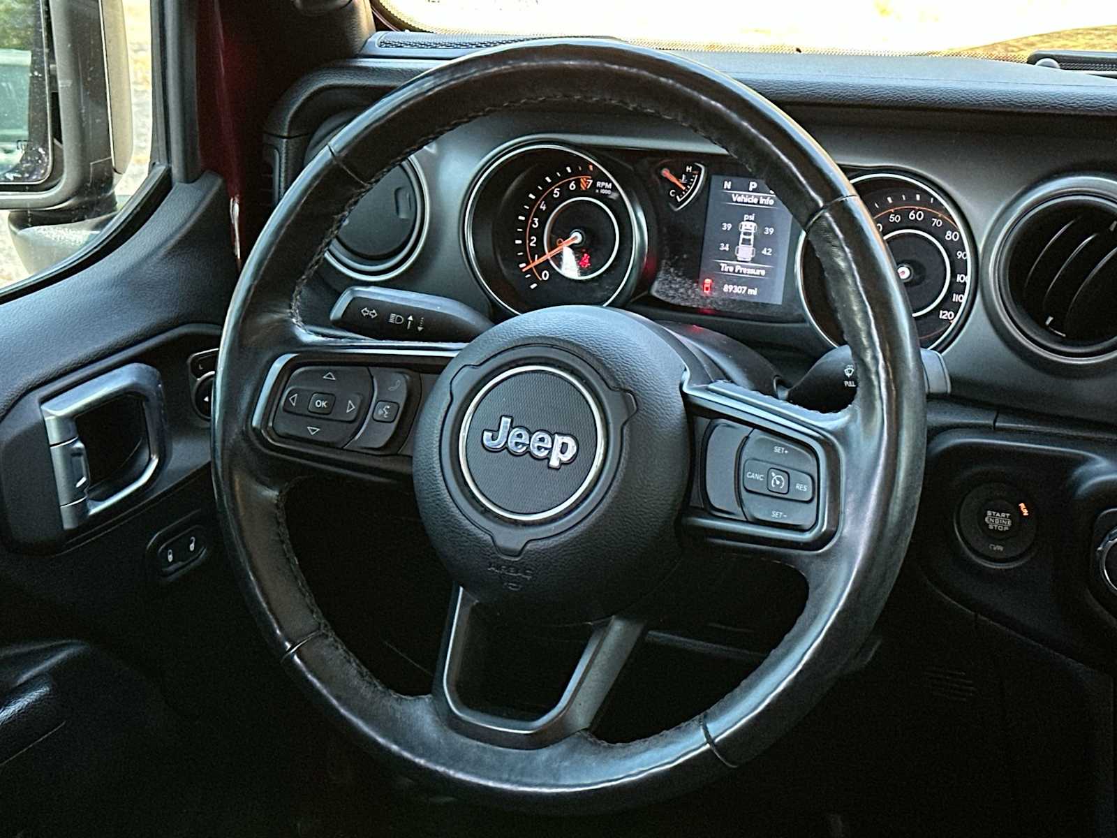 Thumbnail: 2022 Jeep Gladiator - 27