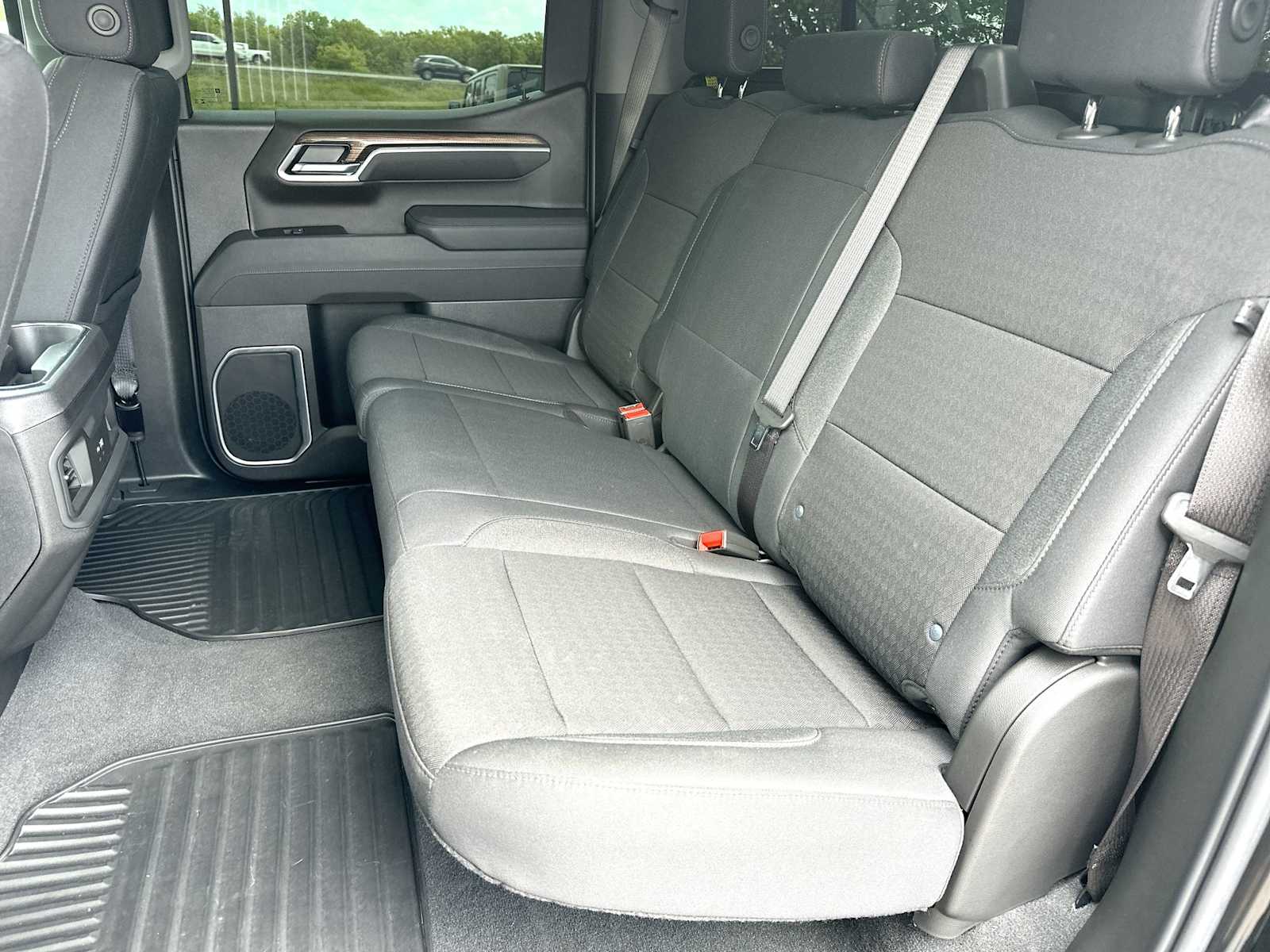 Thumbnail: 2026 Chevrolet Silverado 1500 - 23