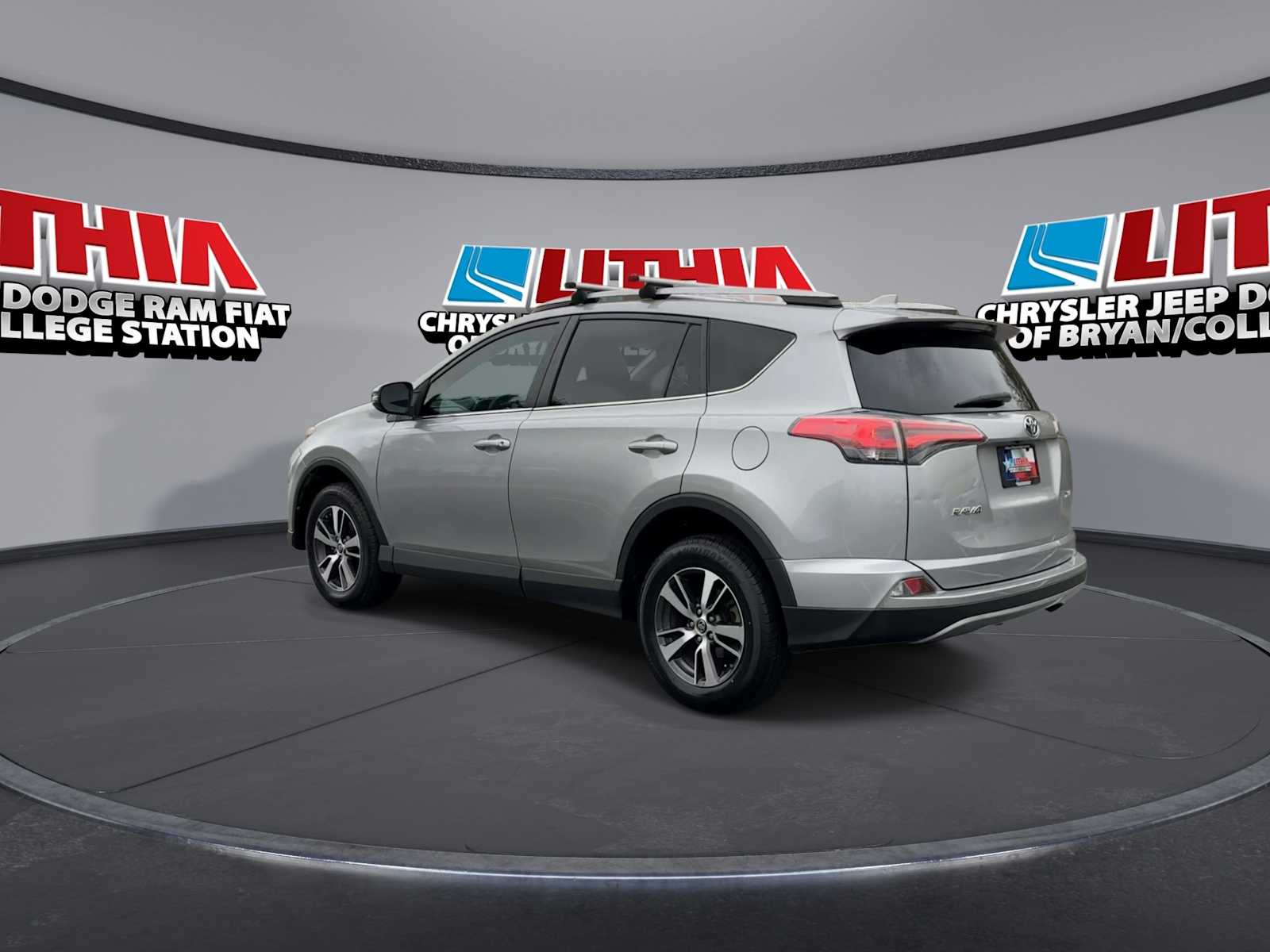 Thumbnail: 2018 Toyota RAV4 - 6