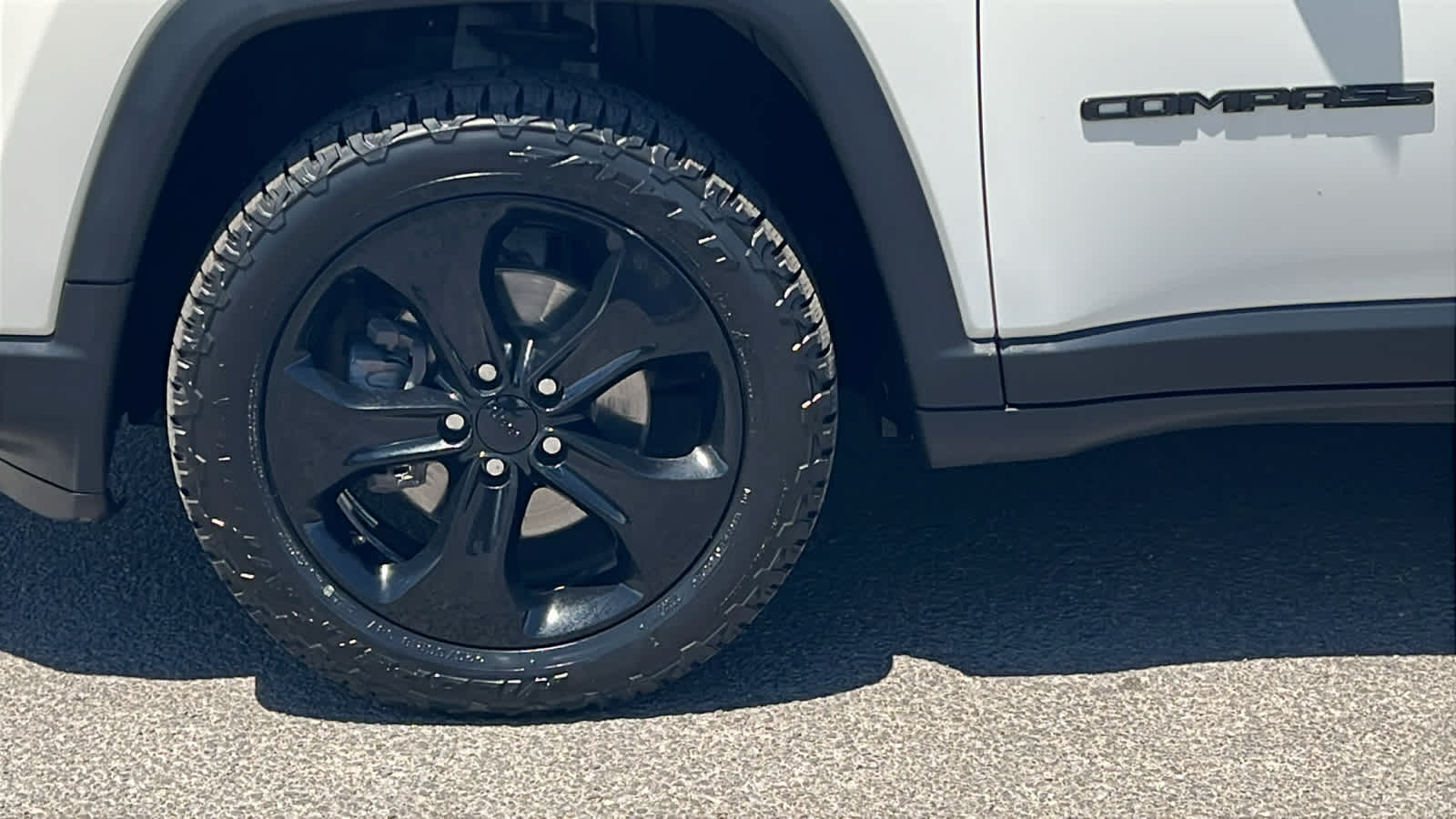 Thumbnail: 2018 Jeep Compass - 9
