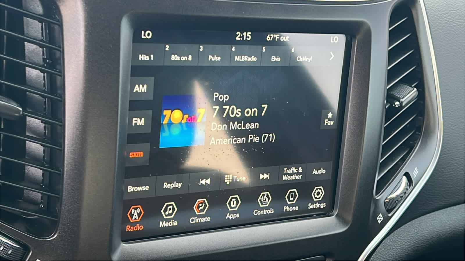 Thumbnail: 2022 Jeep Cherokee - 15