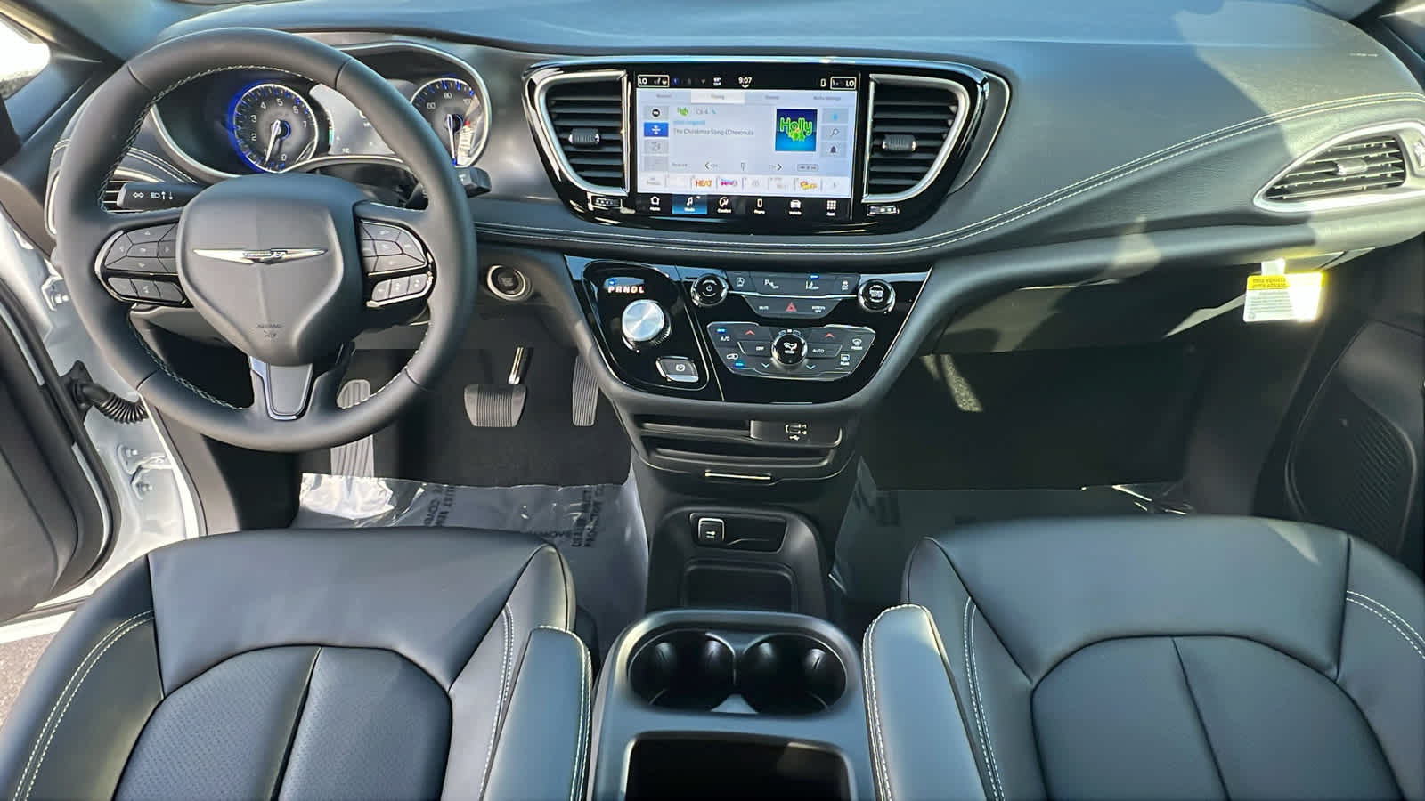 Thumbnail: 2026 Chrysler Pacifica - 26