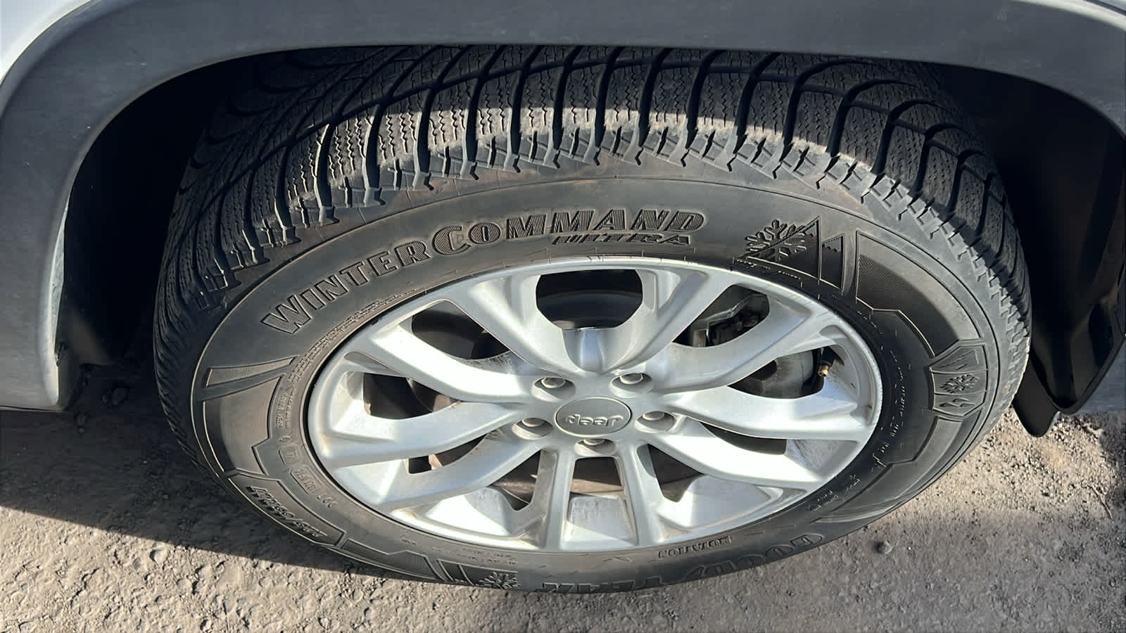 Thumbnail: 2022 Jeep Cherokee - 4