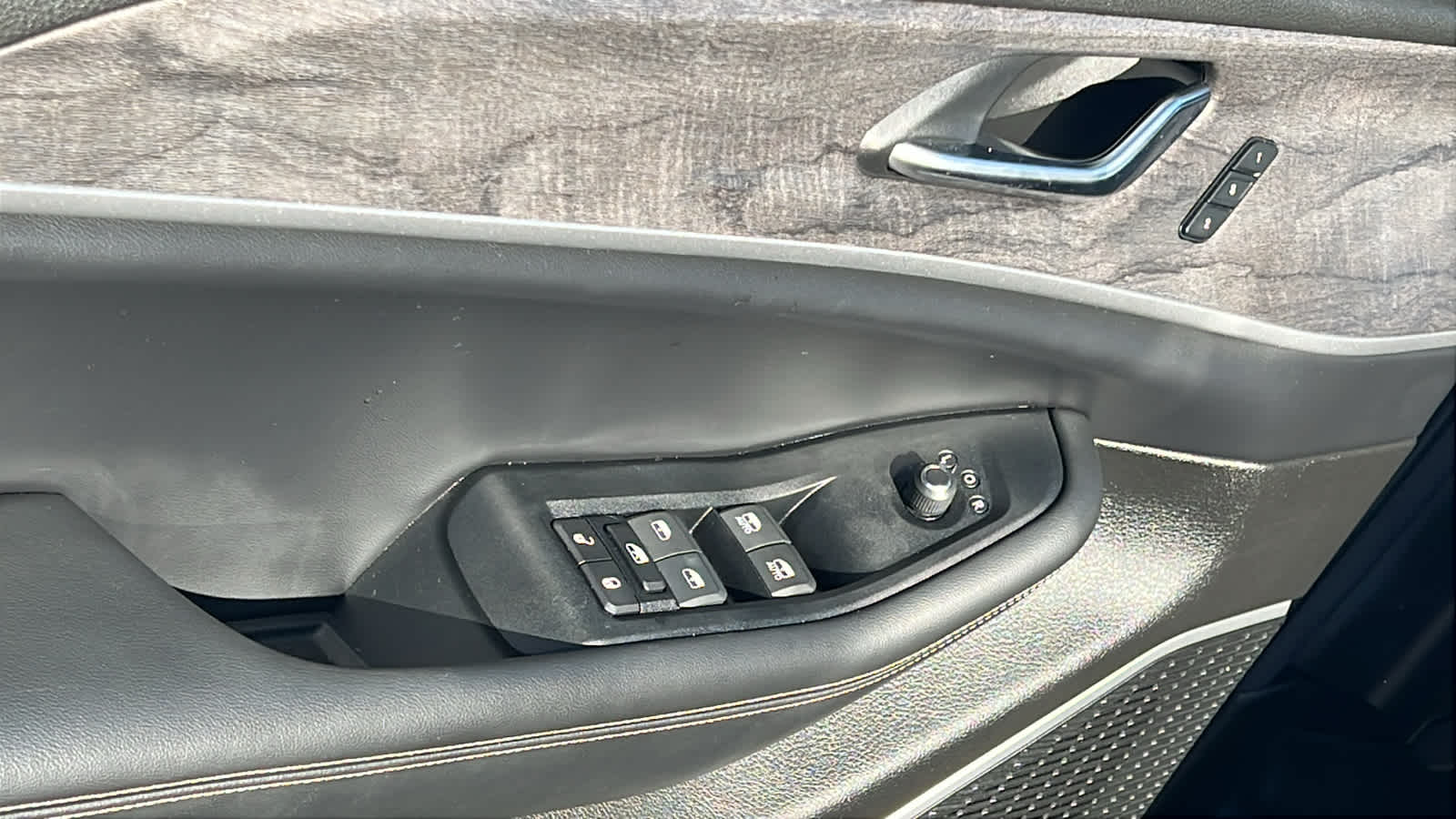 Thumbnail: 2024 Jeep Grand Cherokee - 22