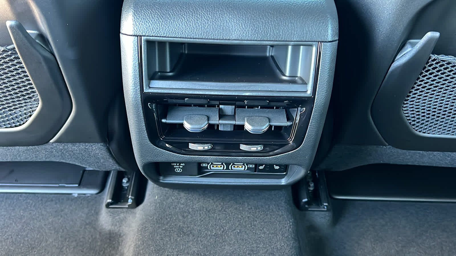 Thumbnail: 2025 Jeep Grand Cherokee - 25