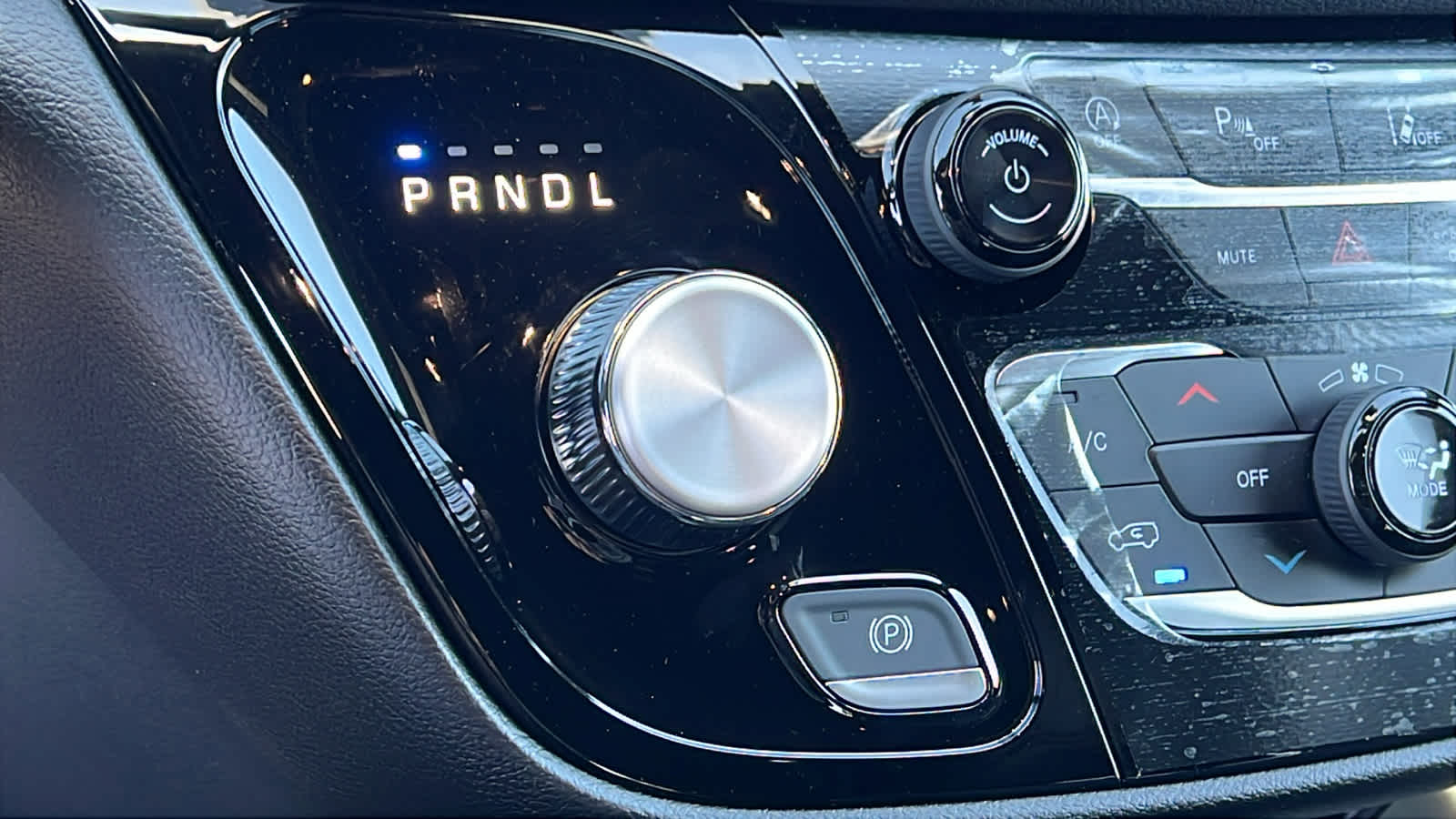 Thumbnail: 2027 Chrysler Pacifica - 13