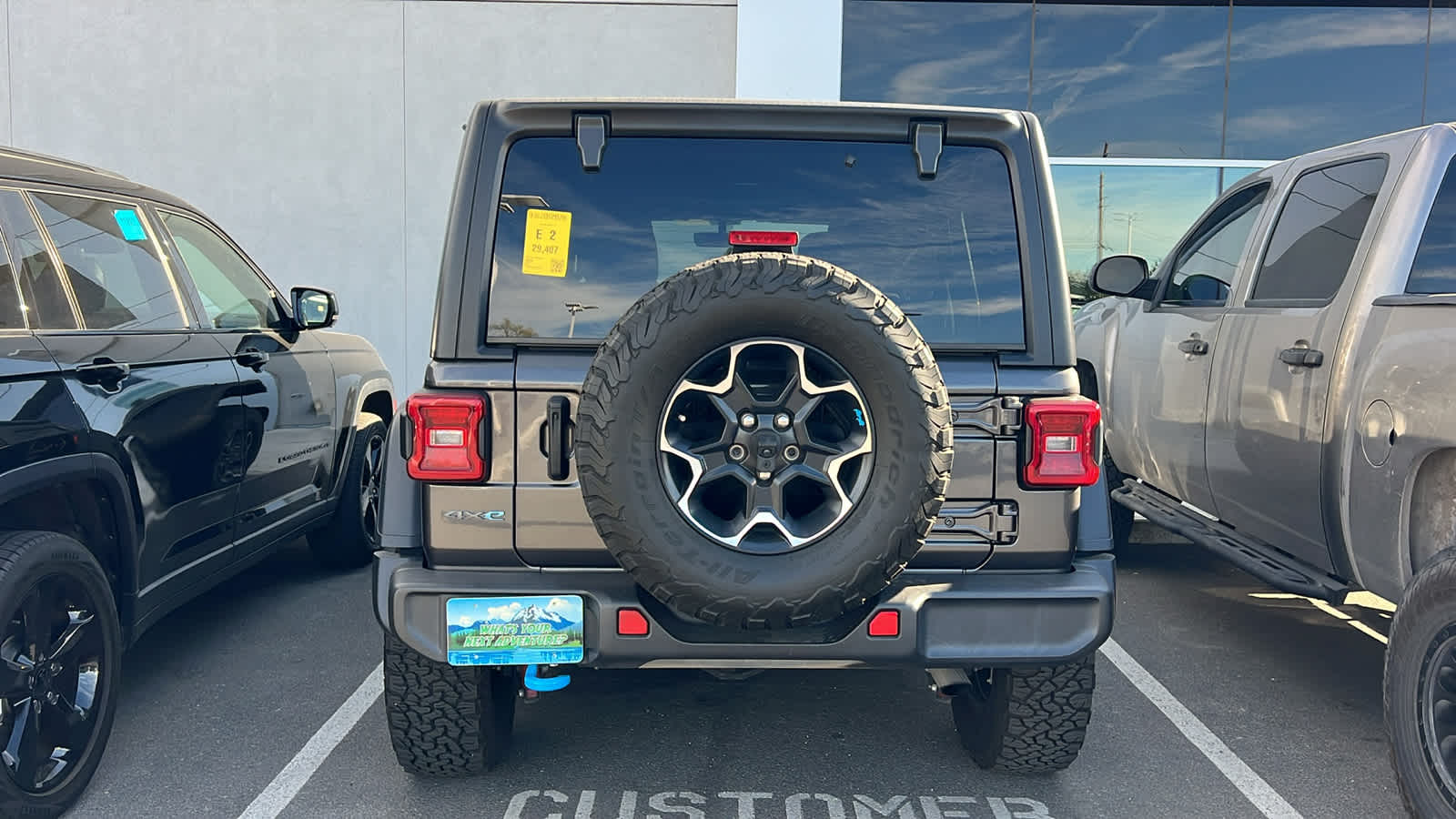 Thumbnail: 2023 Jeep Wrangler - 6