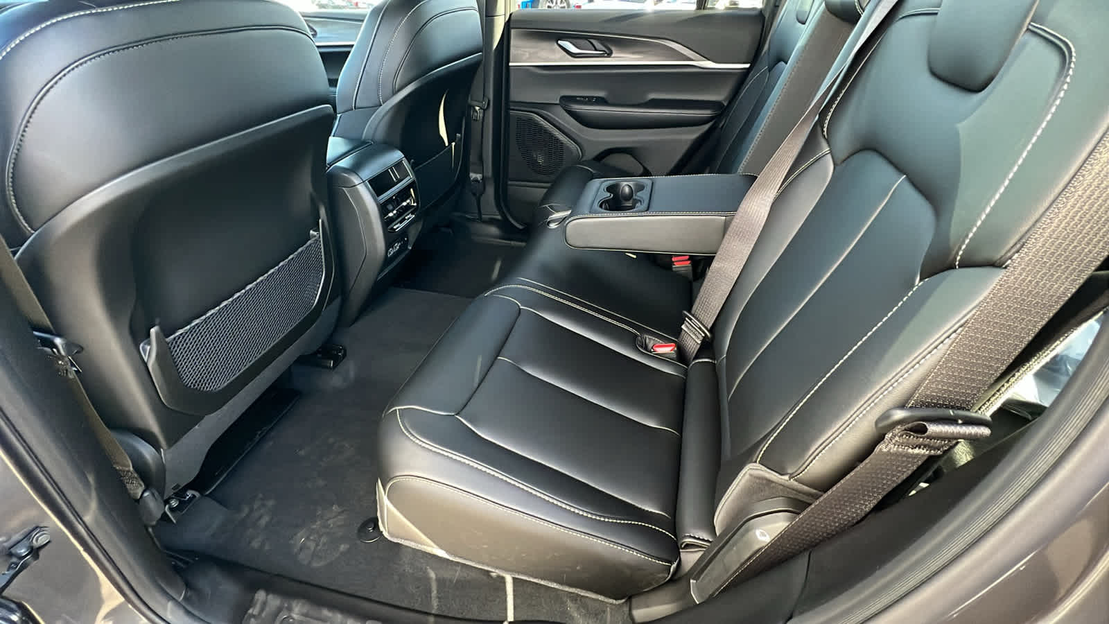 Thumbnail: 2025 Jeep Grand Cherokee - 24