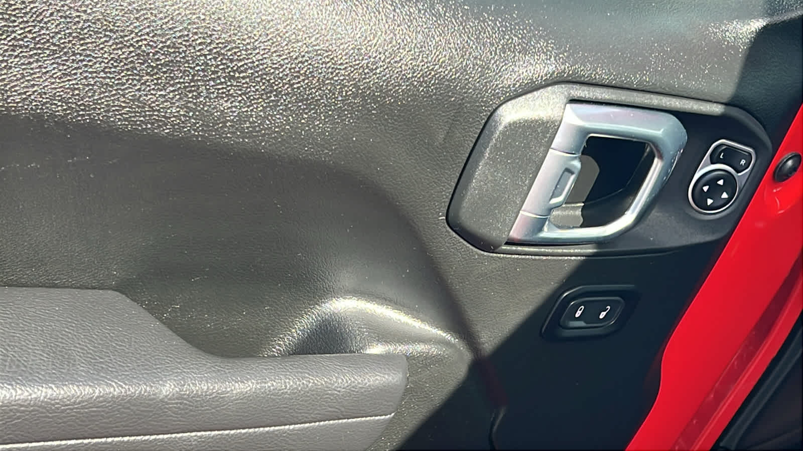 Thumbnail: 2025 Jeep Gladiator - 22