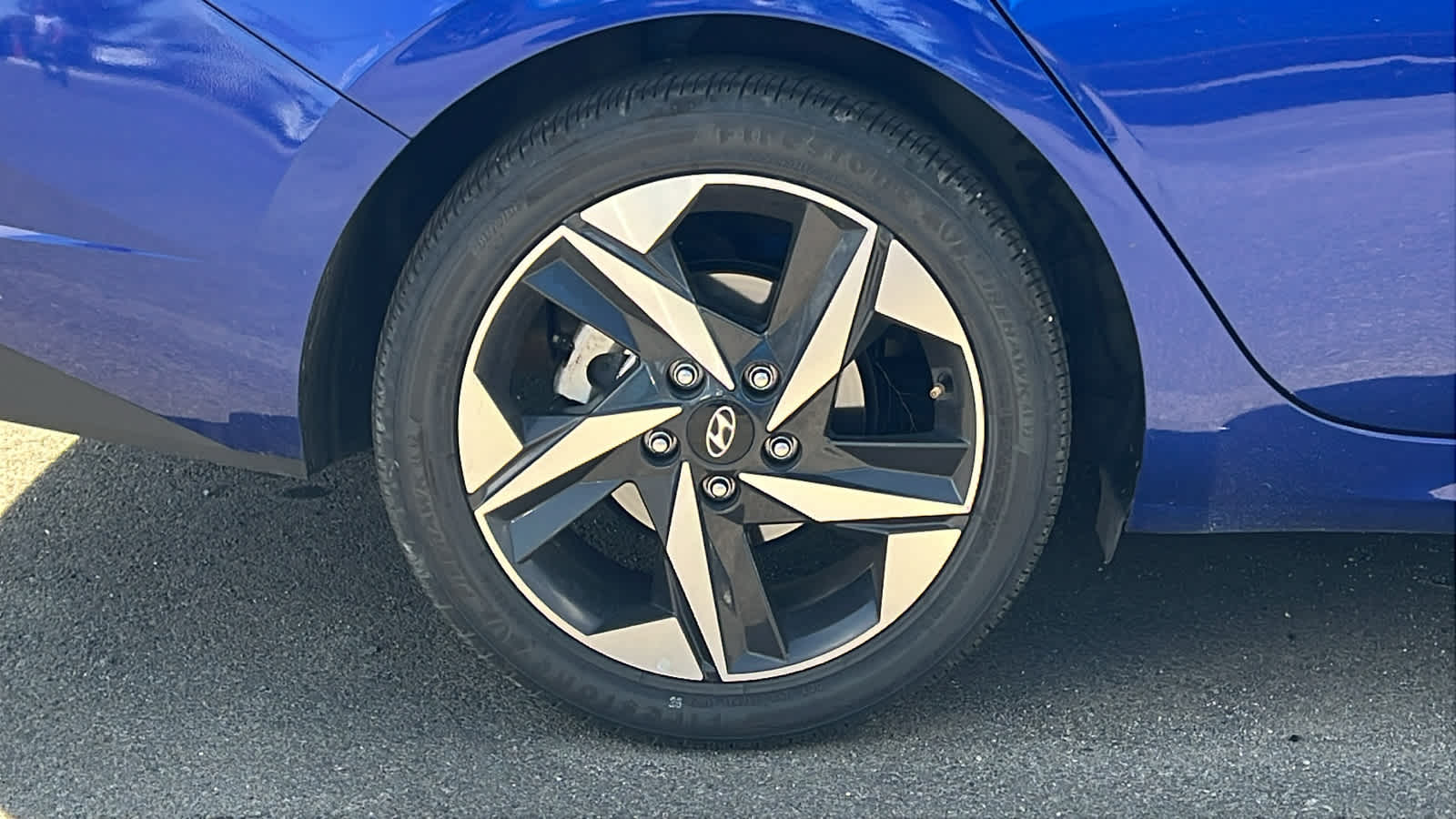 Thumbnail: 2023 Hyundai Elantra - 9