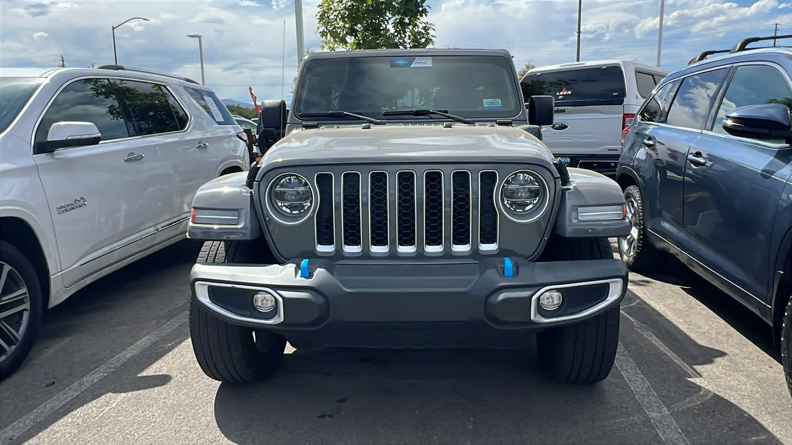 2022 Jeep Wrangler 4xe Unlimited Sahara photo 2