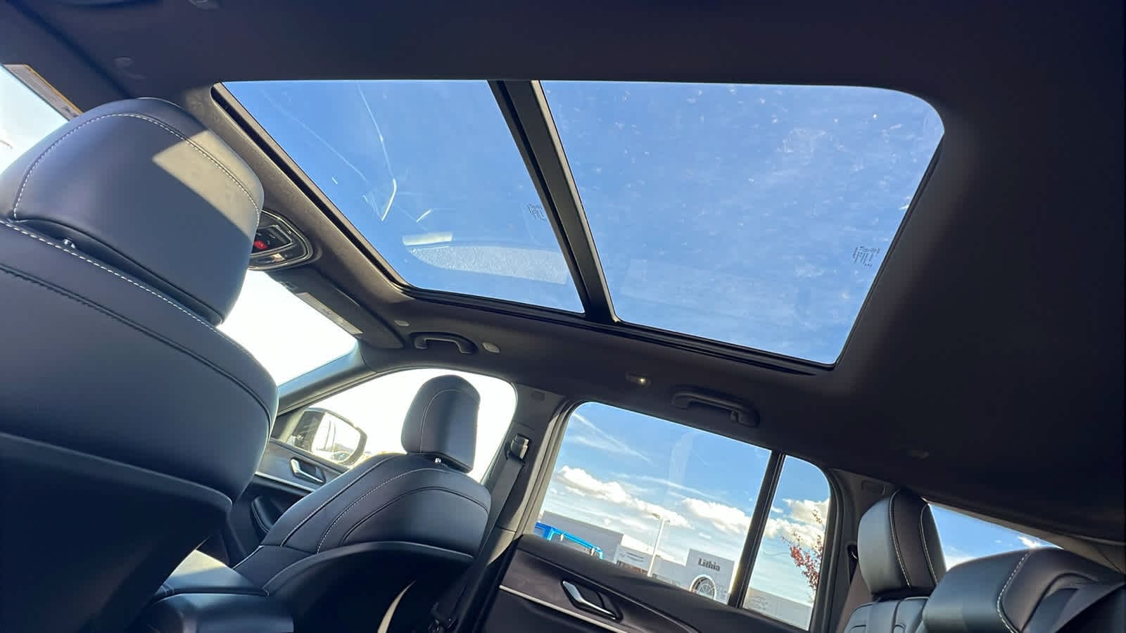 Thumbnail: 2025 Jeep Grand Cherokee - 31