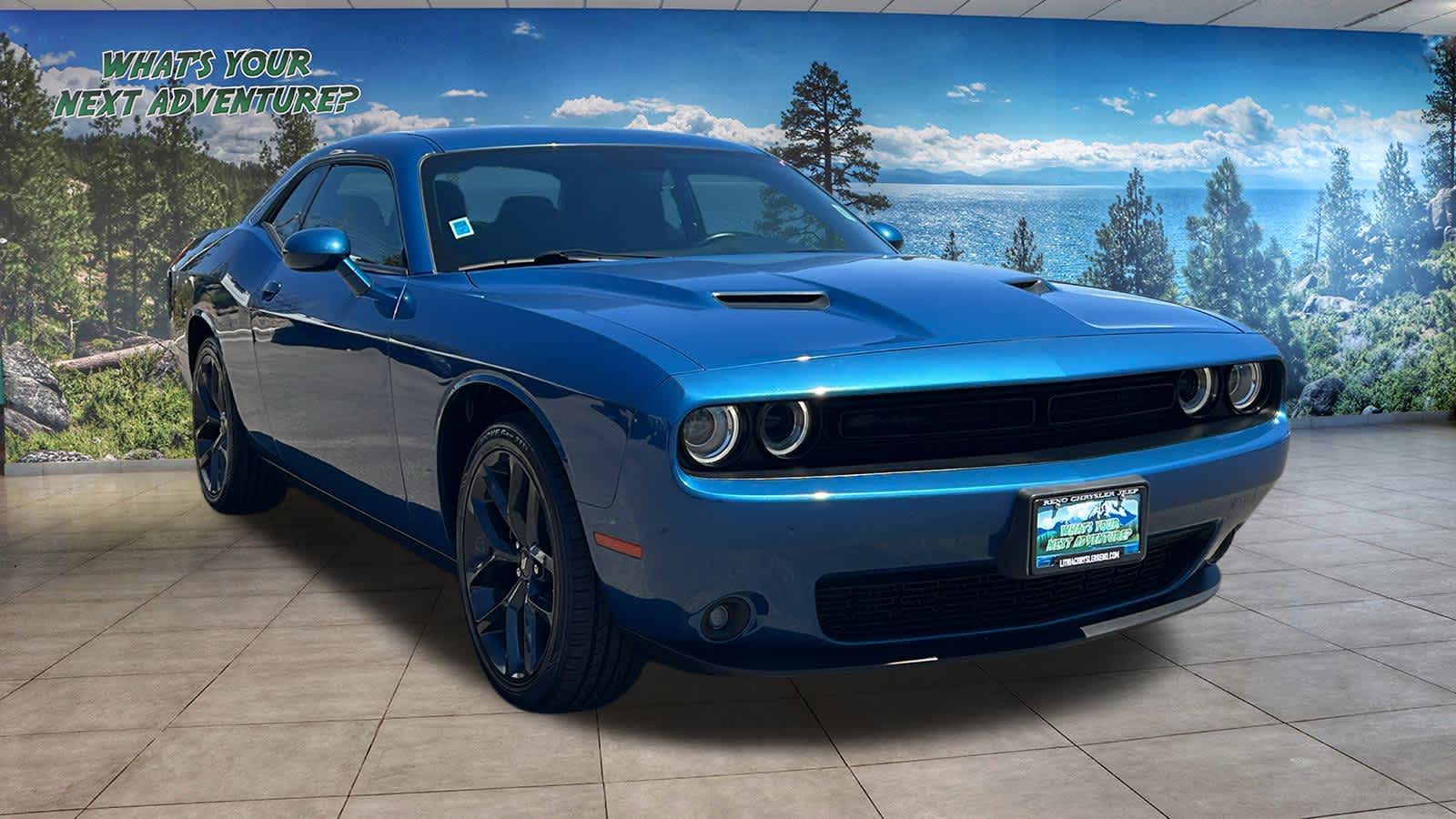 2023 Dodge Challenger SXT photo 3