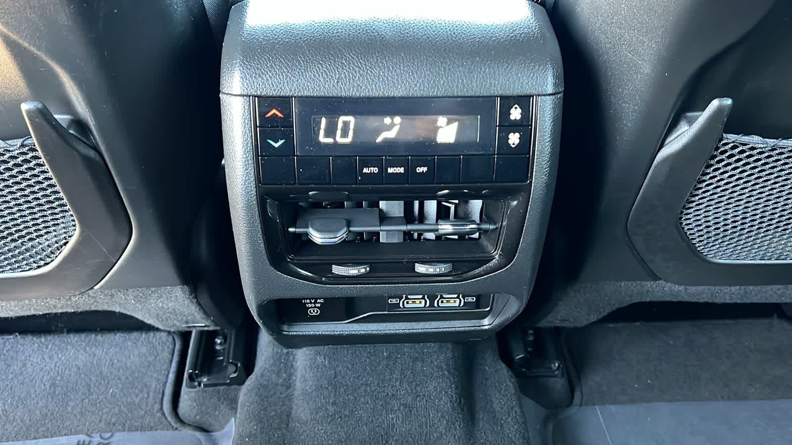 Thumbnail: 2023 Jeep Grand Cherokee - 25