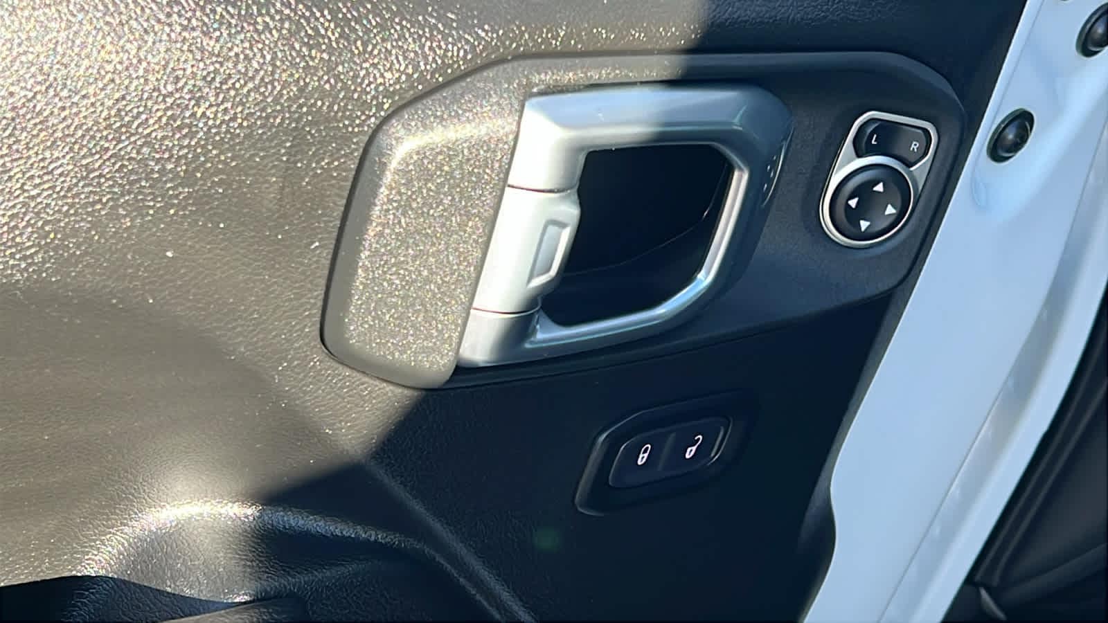 Thumbnail: 2024 Jeep Wrangler - 22