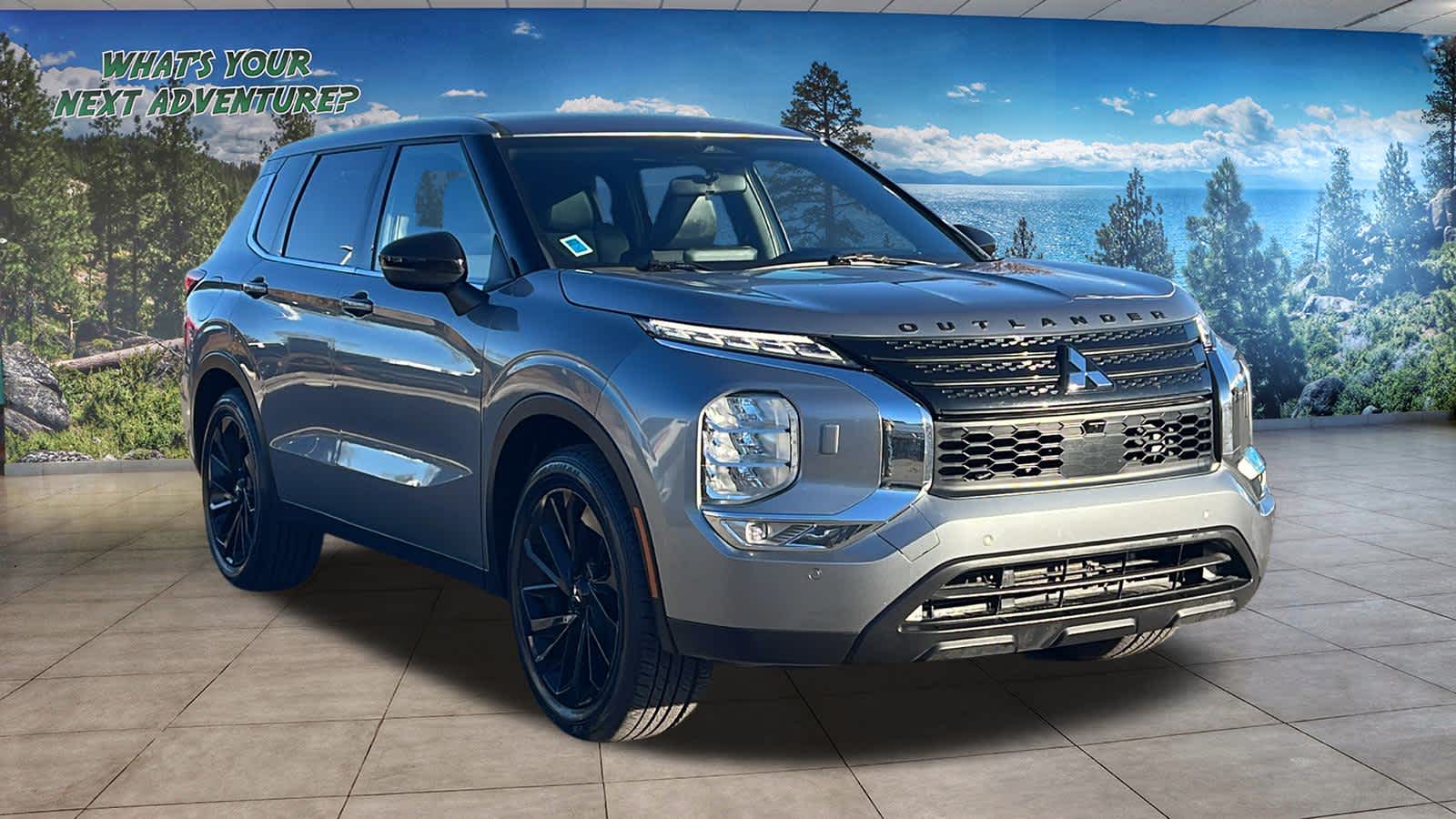 Thumbnail: 2022 Mitsubishi Outlander - 3