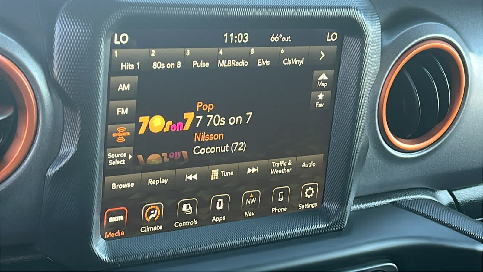 Thumbnail: 2021 Jeep Gladiator - 15