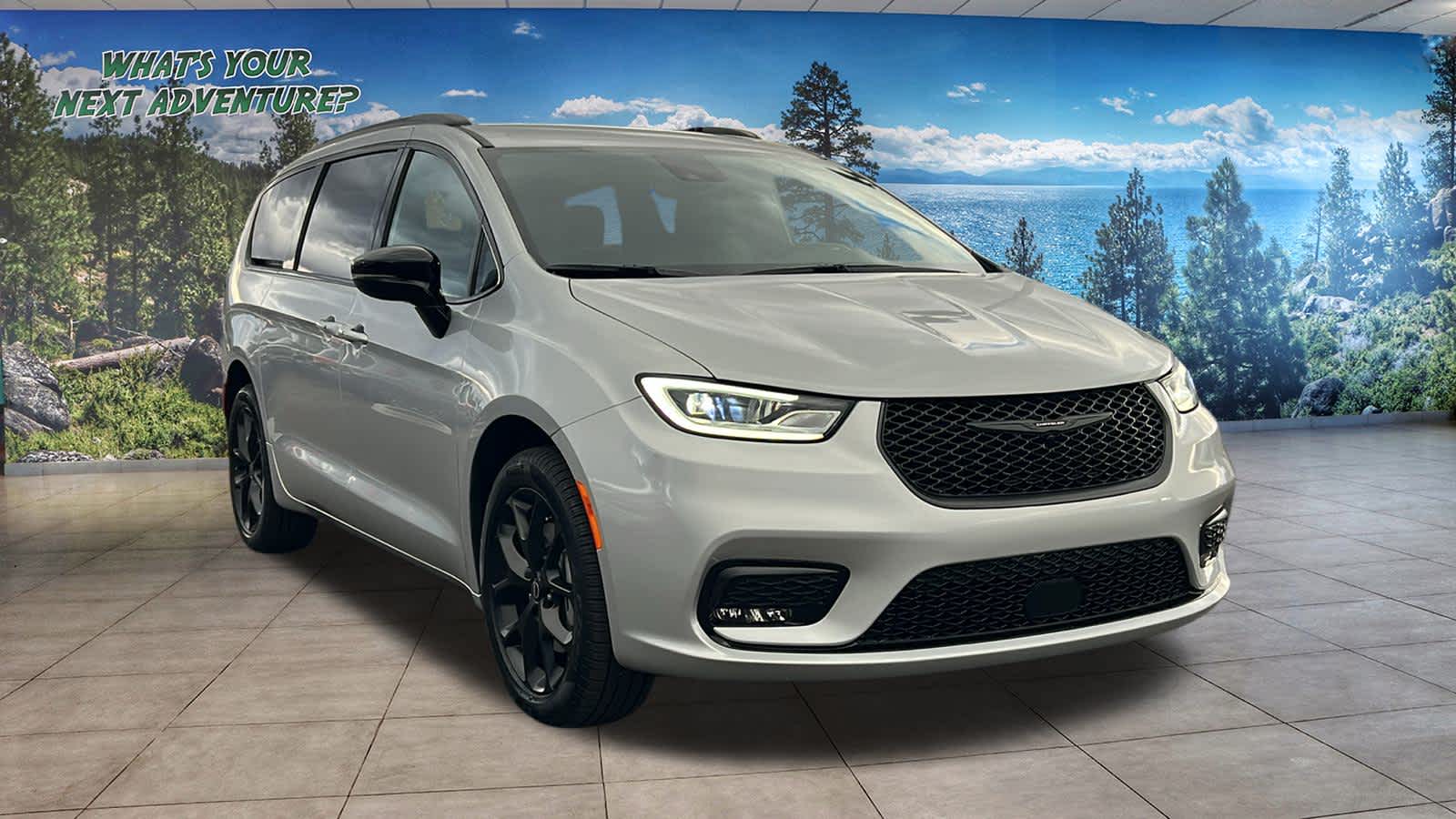 2026 Chrysler Pacifica photo 3