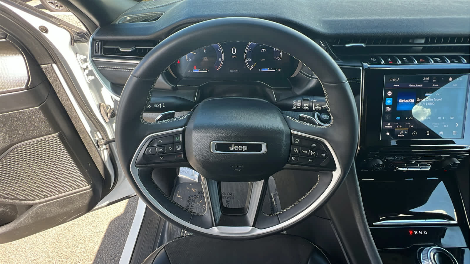 Thumbnail: 2023 Jeep Grand Cherokee - 18