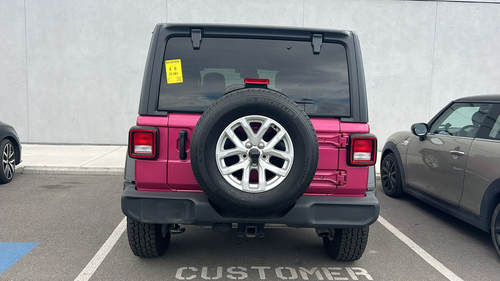 Thumbnail: 2022 Jeep Wrangler - 5