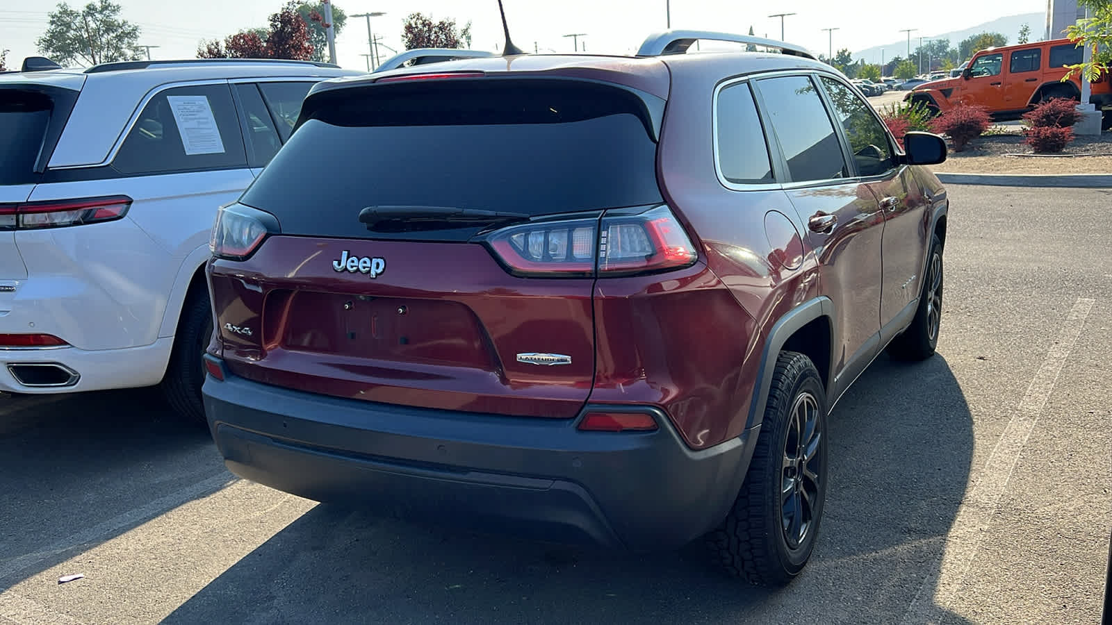 Thumbnail: 2019 Jeep Cherokee - 6