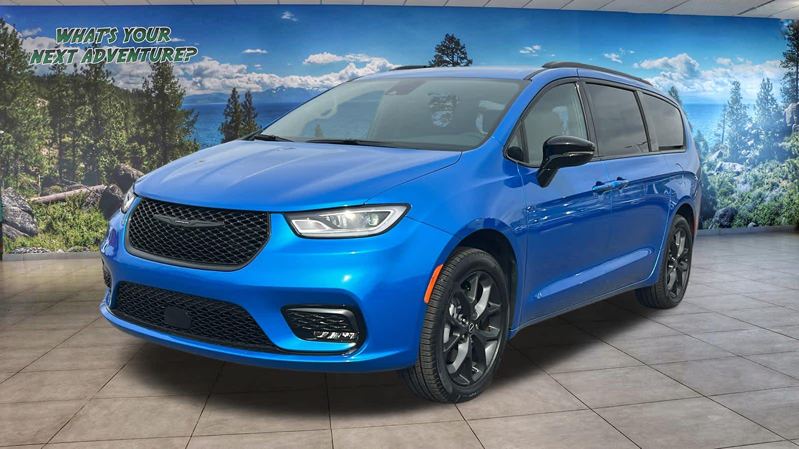 2026 Chrysler Pacifica Select AWD's photo