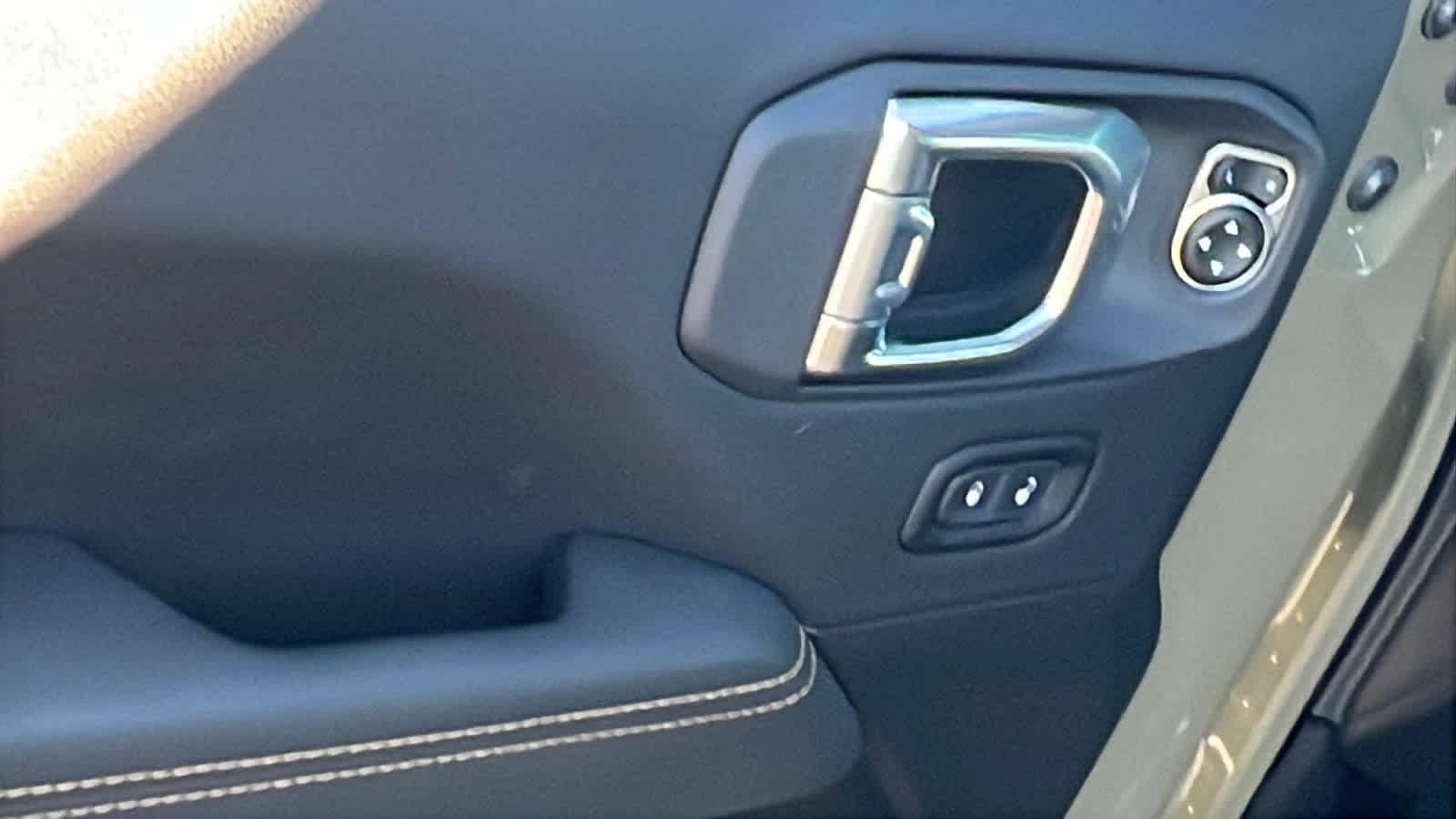 Thumbnail: 2026 Jeep Wrangler - 22