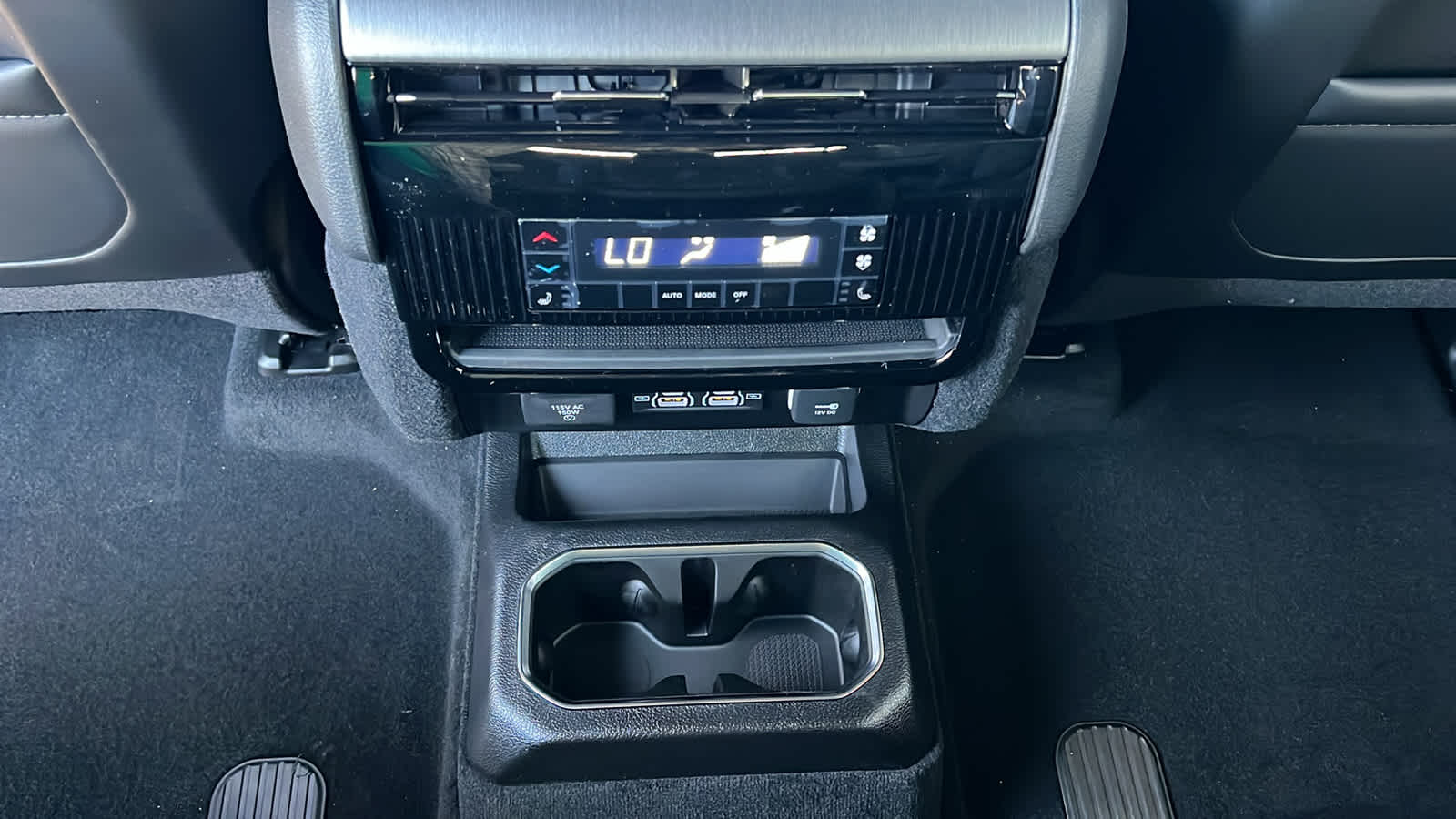 Thumbnail: 2026 Jeep Grand Wagoneer L - 25