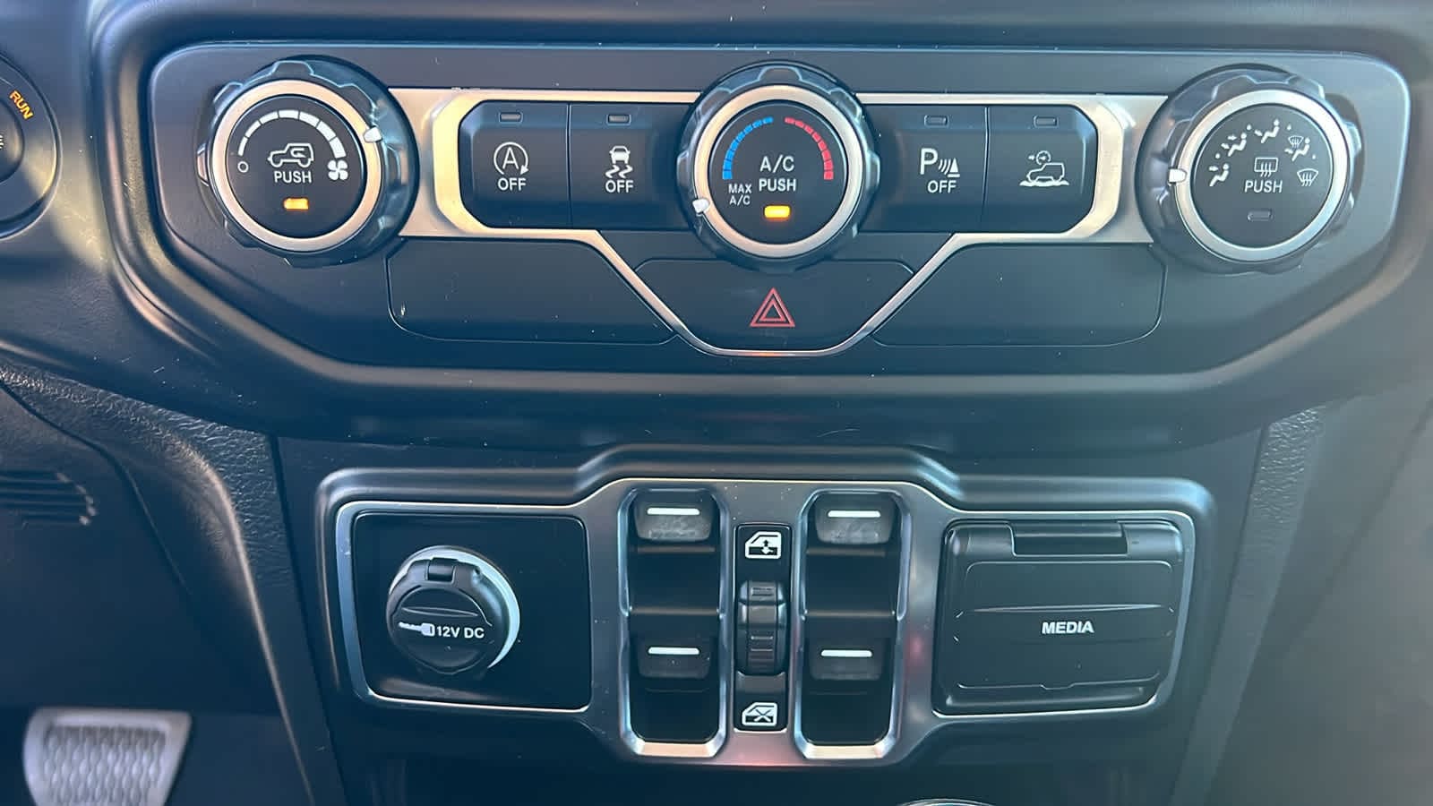 Thumbnail: 2021 Jeep Wrangler - 14