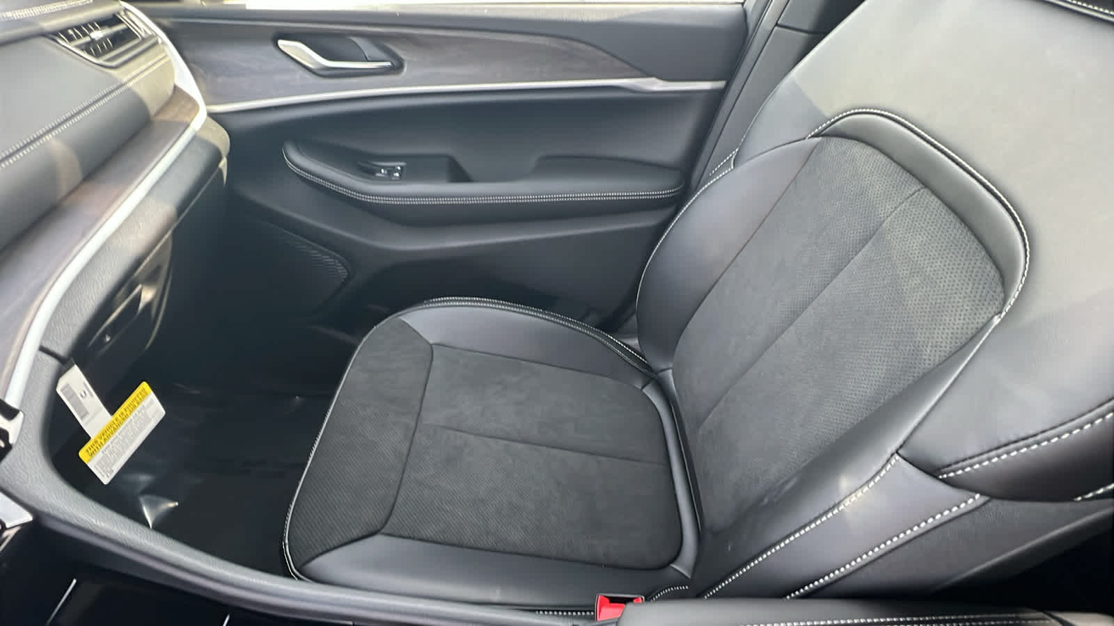 Thumbnail: 2026 Jeep Grand Cherokee - 12