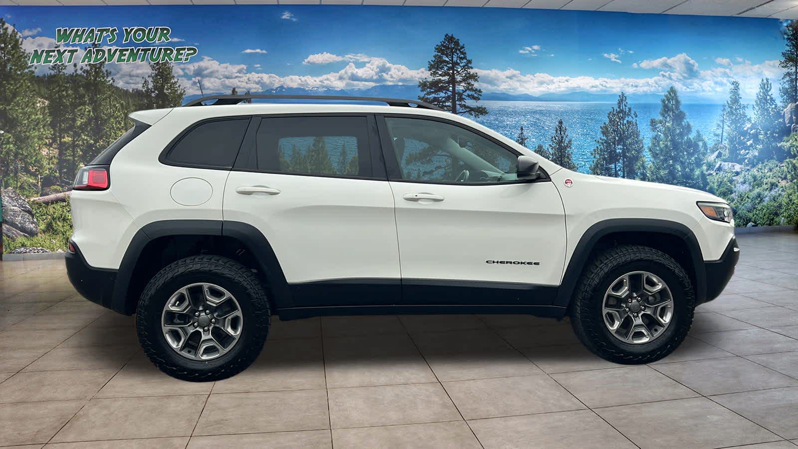2019 Jeep Cherokee Trailhawk photo 3