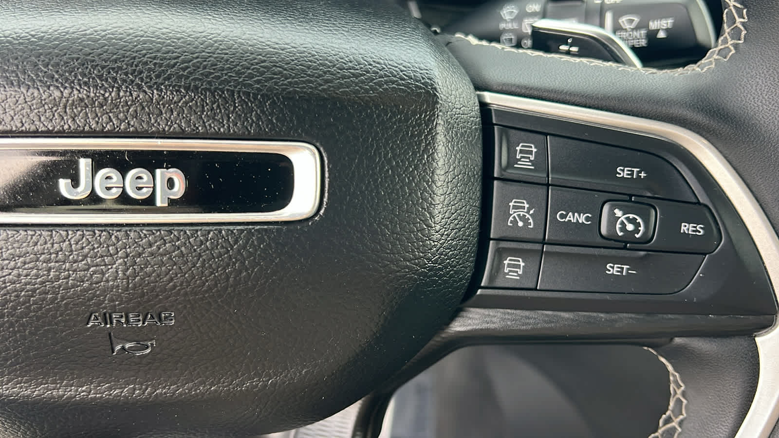 Thumbnail: 2023 Jeep Grand Cherokee - 20