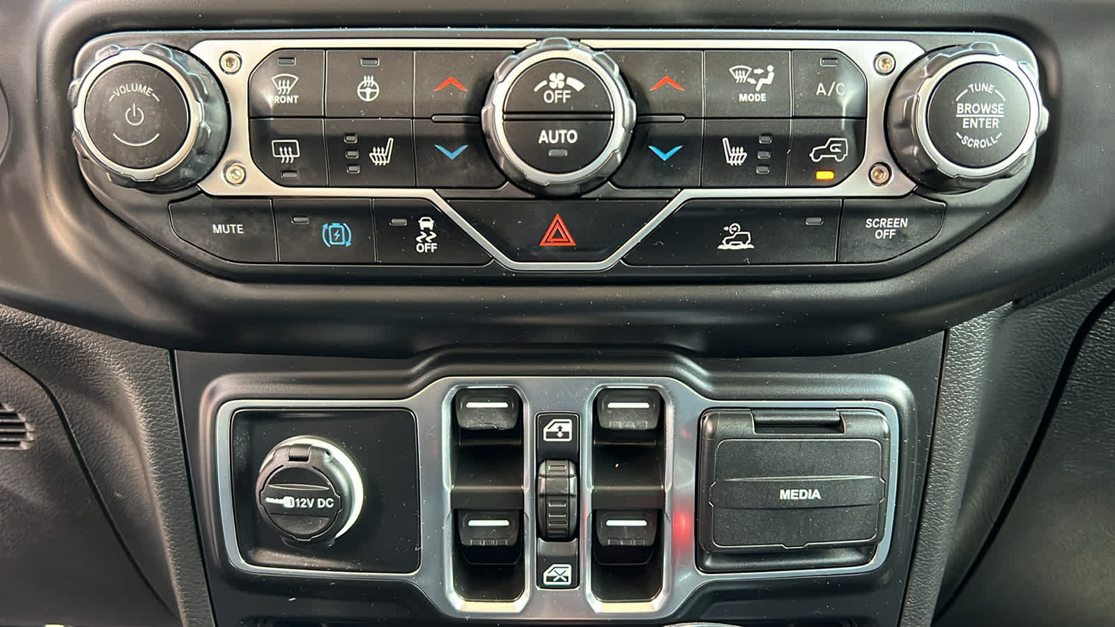 Thumbnail: 2023 Jeep Wrangler - 14