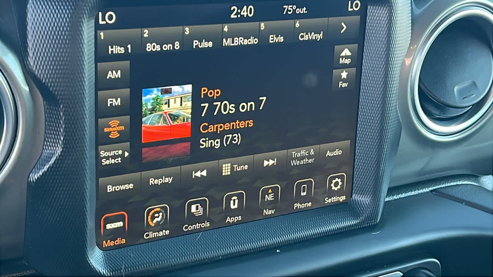 Thumbnail: 2022 Jeep Gladiator - 15