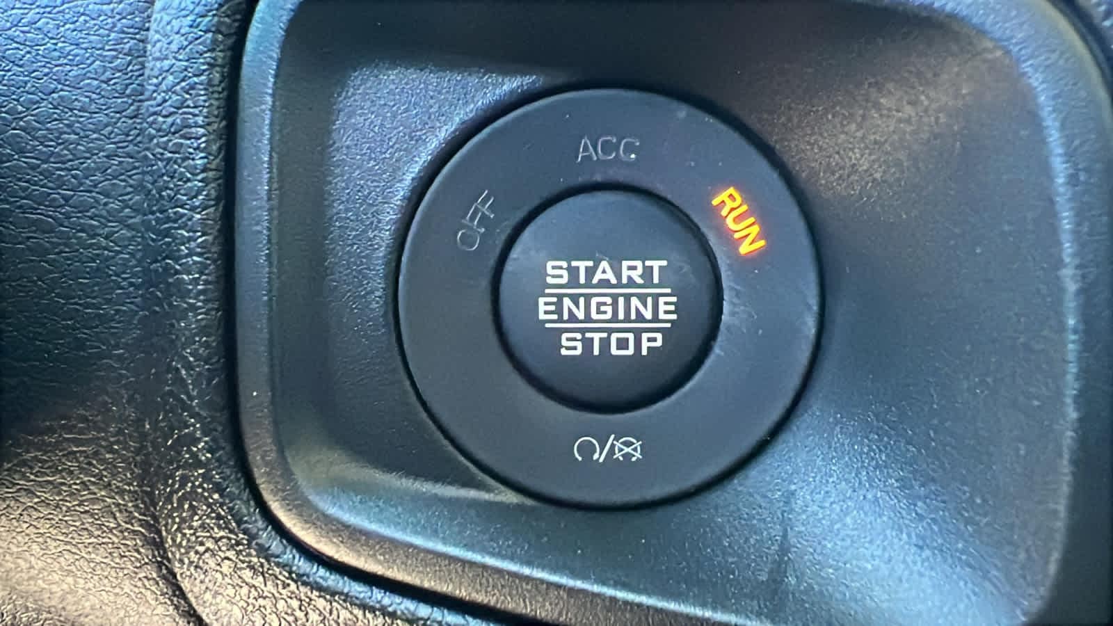 Thumbnail: 2026 Jeep Gladiator - 17