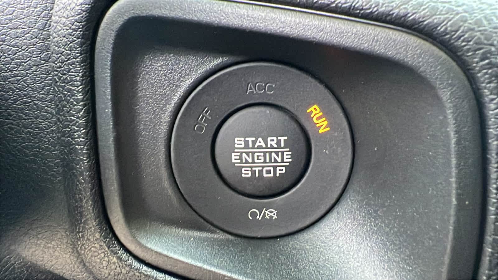 Thumbnail: 2026 Jeep Gladiator - 17