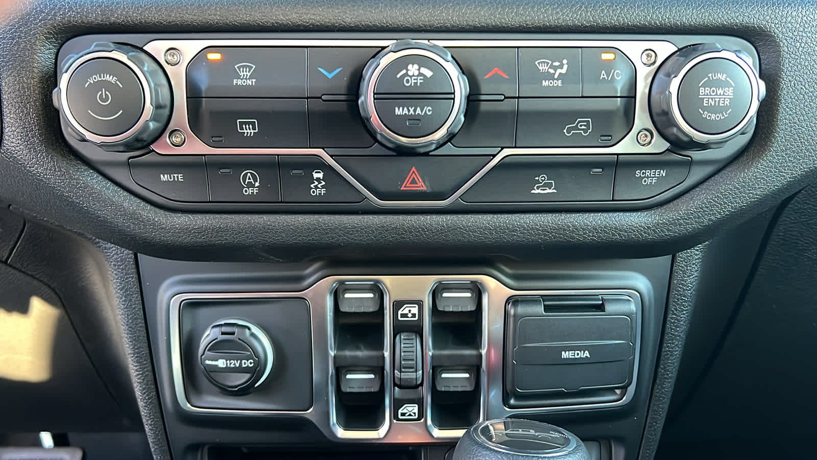 Thumbnail: 2026 Jeep Gladiator - 14